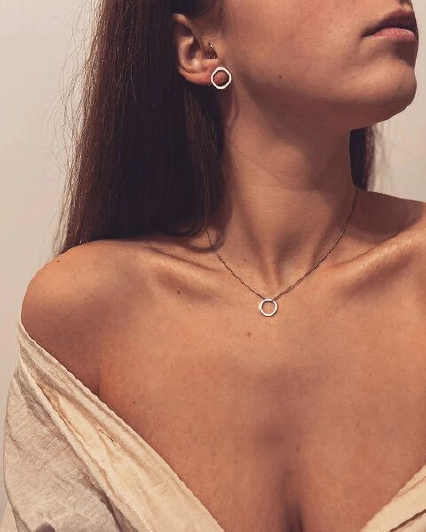 pakilia Silber Ohrstecker Kreis Fair-Trade und handmade – Ansicht 3
