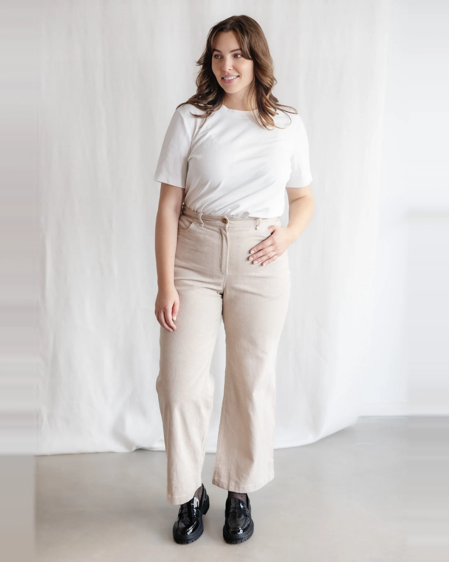 Jyoti - Fair Works Damen vegan Hose Tushar Beige – Ansicht 2