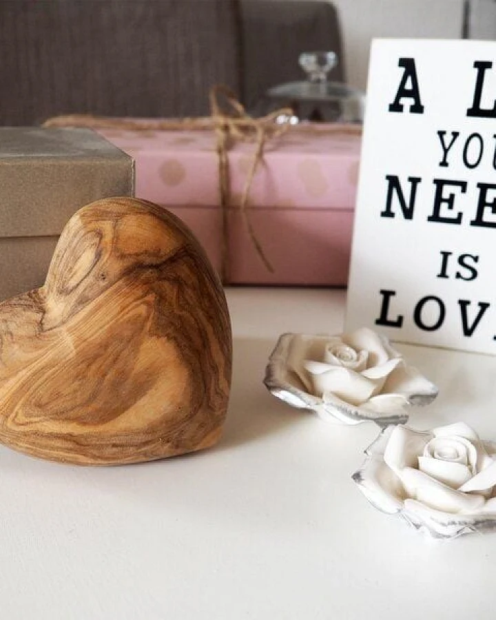 NATUREHOME Deko Herz Geschenk Handschmeichler Olivenholz Handarbeit
