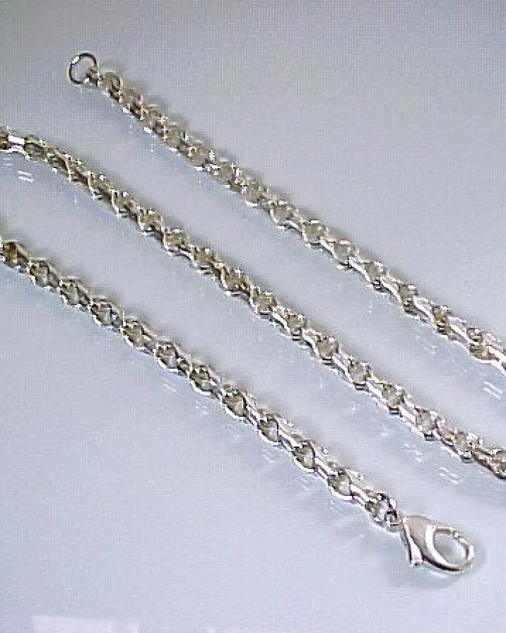 S.W.w. Schmuckwaren Handgearbeitete Halskette - massiv 925 Silber - 50cm