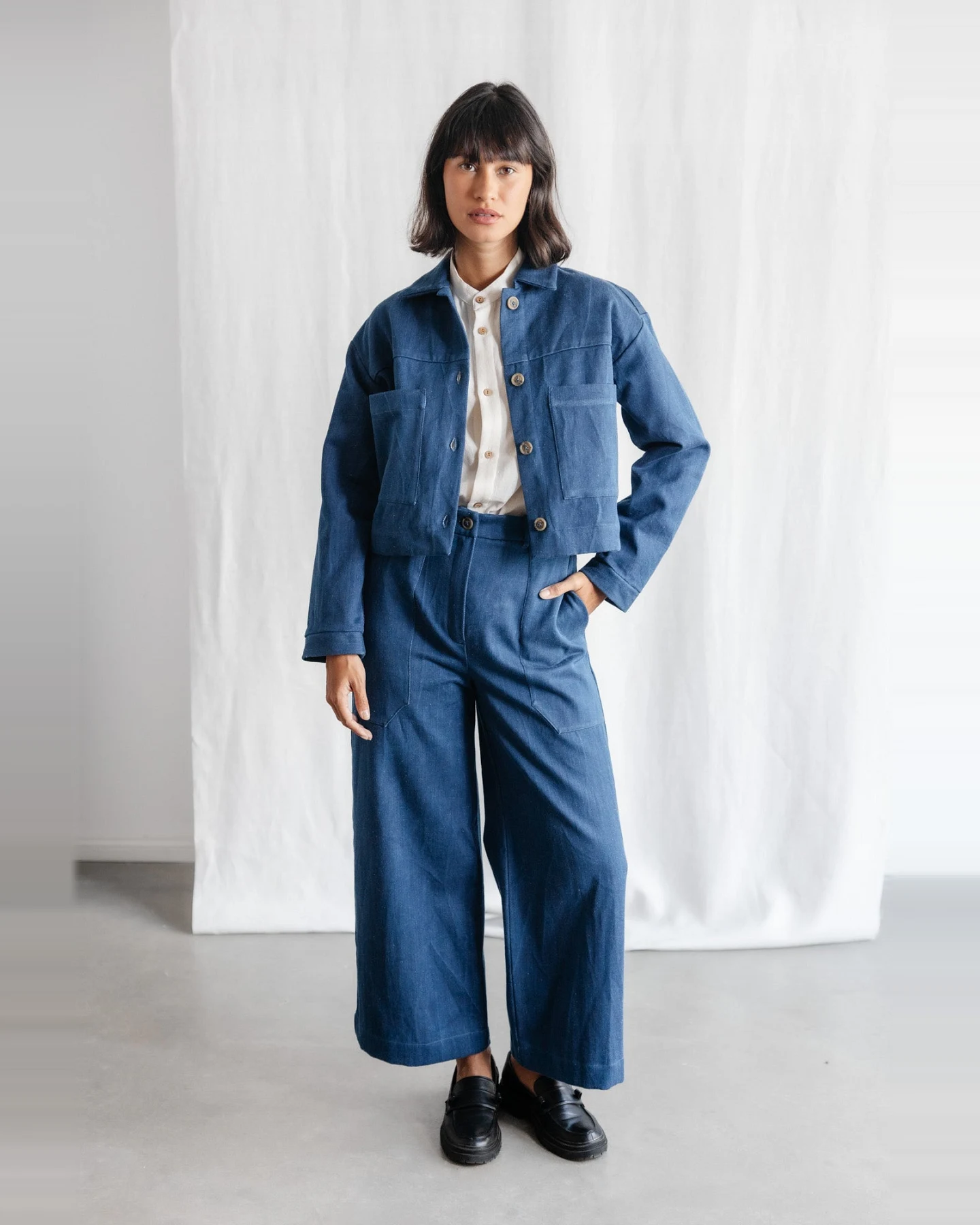 Jyoti Fair Works Damen vegan Kurzjacke Mayur Denim Blau – Ansicht 2
