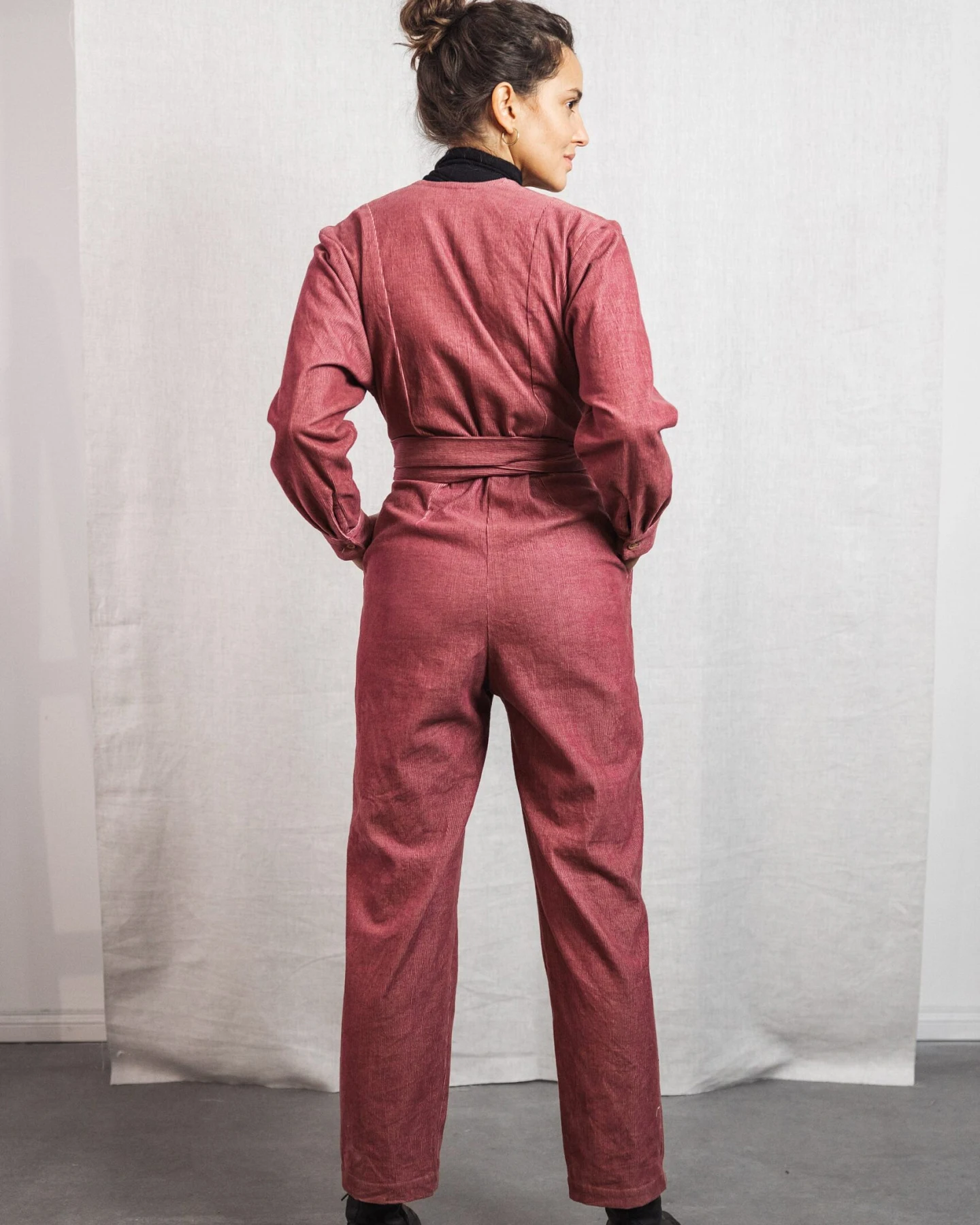 Jyoti - Fair Works Damen vegan Jumpsuit Keerthi Altrosa – Ansicht 2