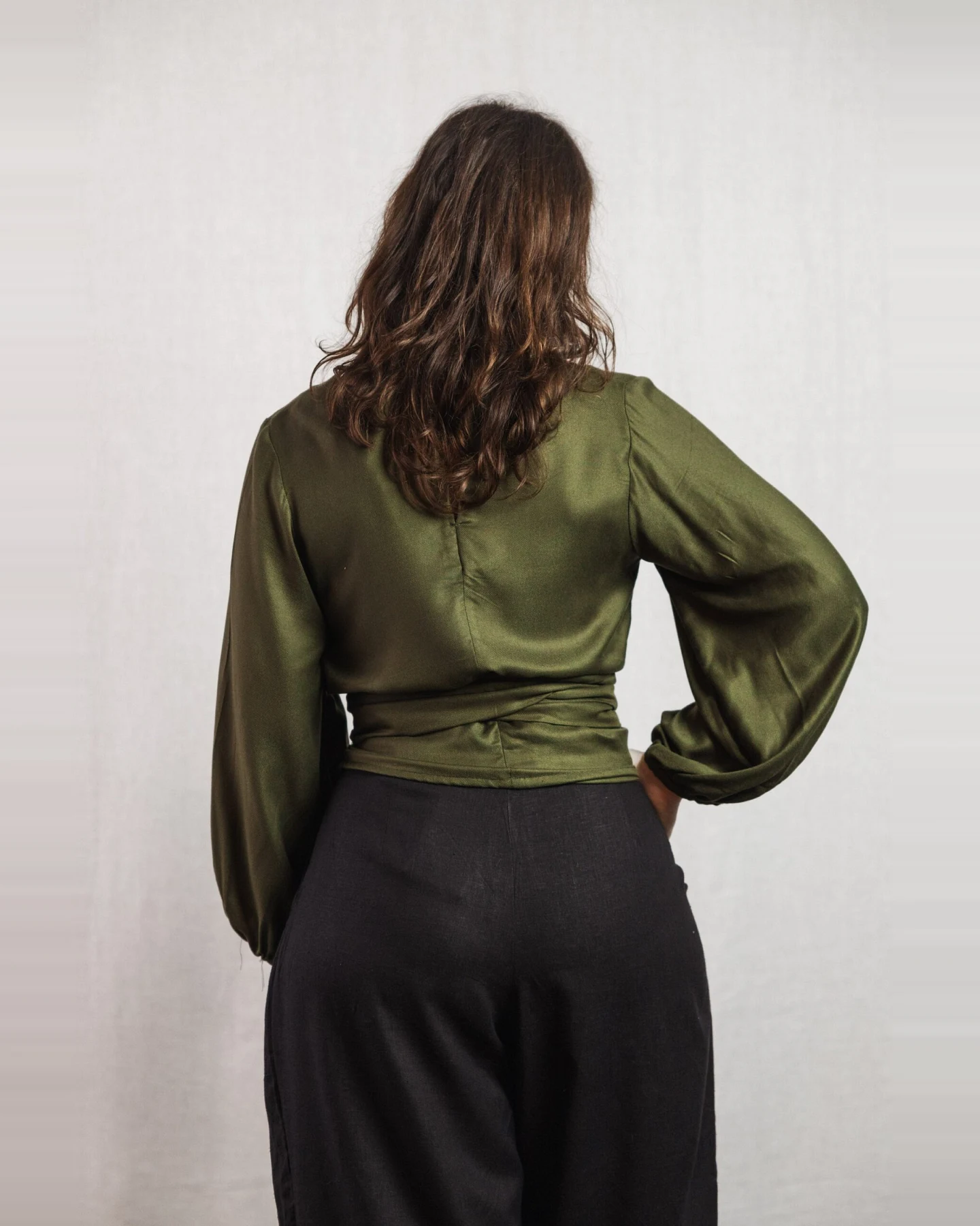 Jyoti Fair Works Damen vegan Bluse Prasoon Khaki Grün – Ansicht 2