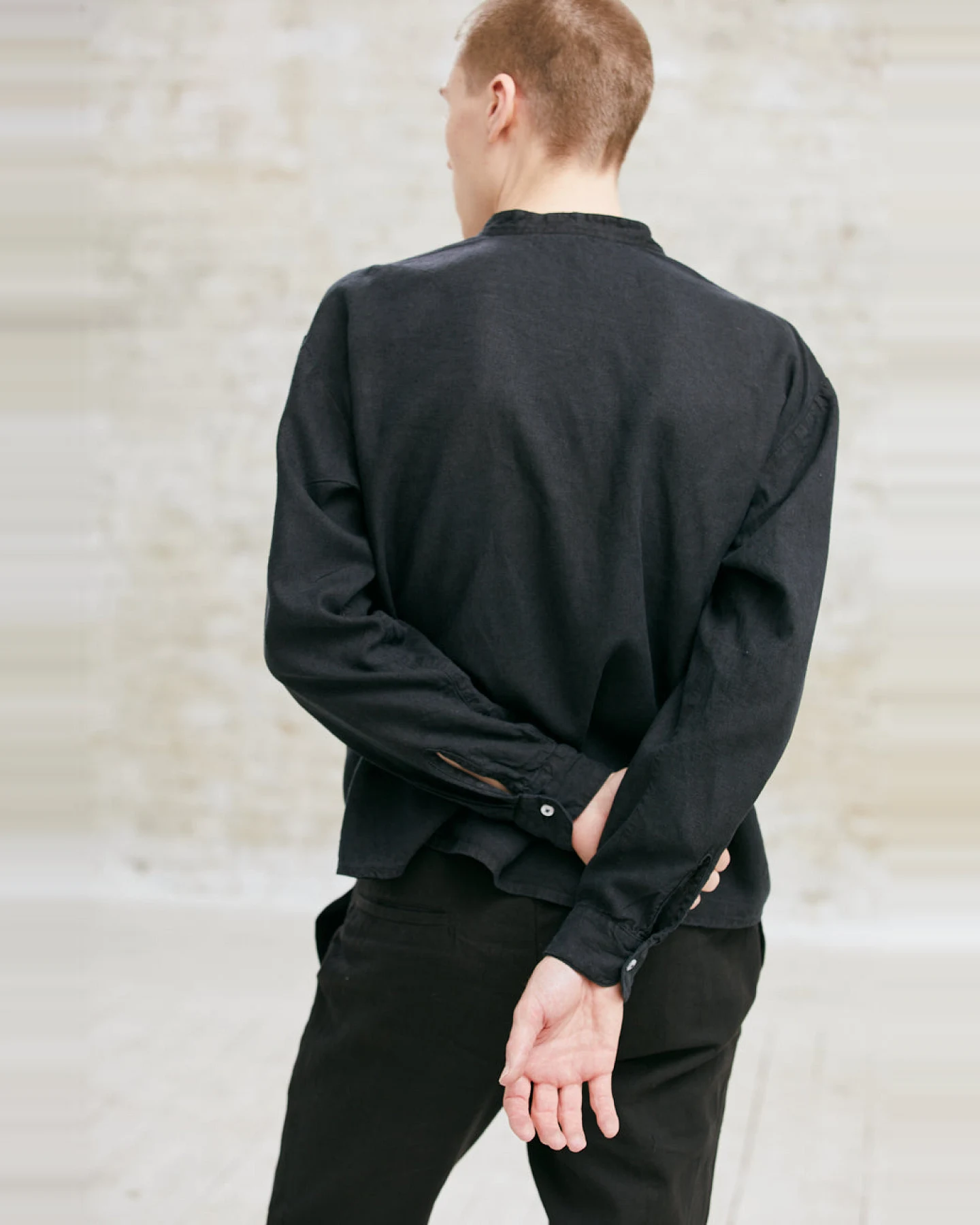 Jyoti - Fair Works Herren vegan Hemd Harish Schwarz – Ansicht 2