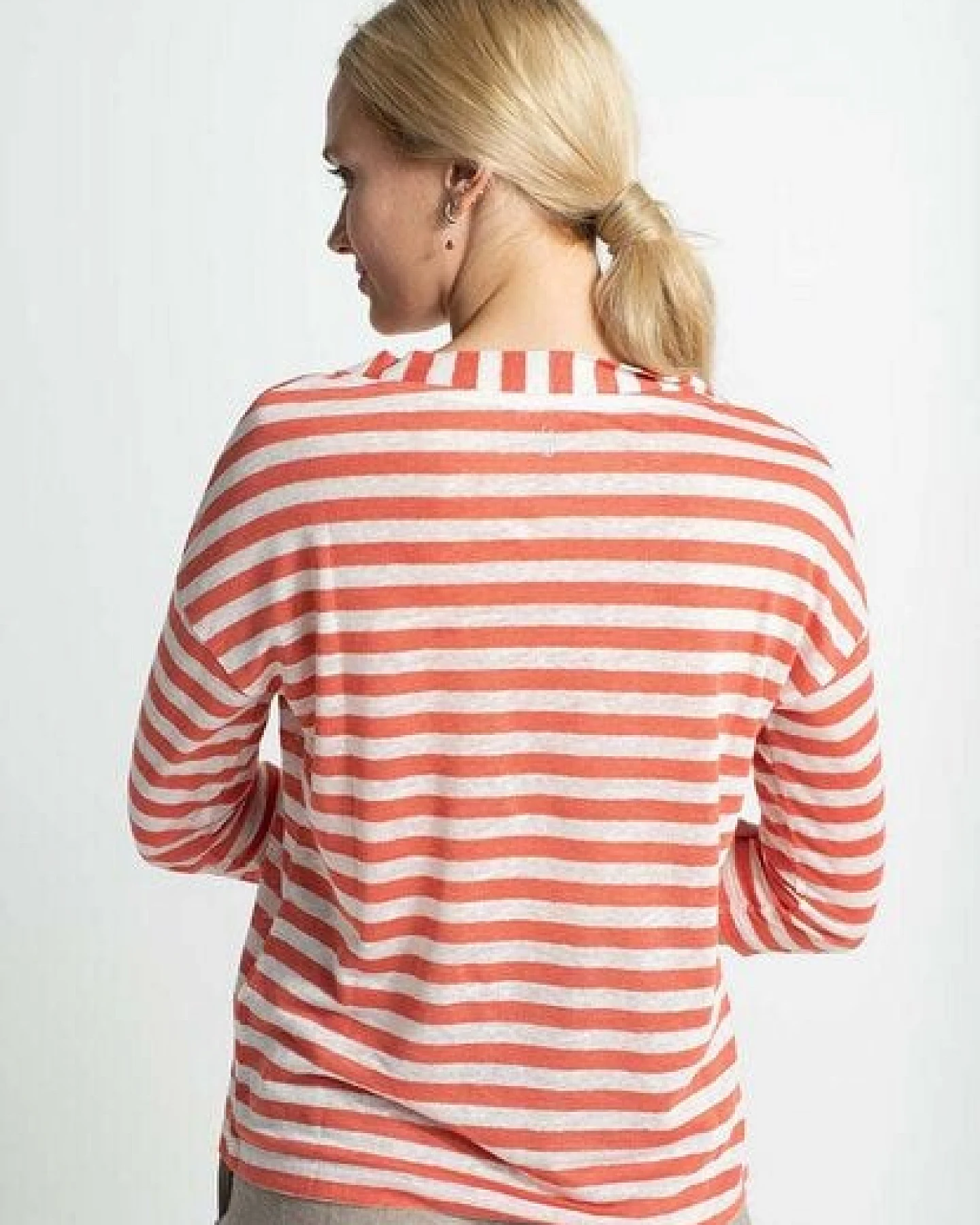 Alma & Lovis Leinenshirt im Regular-Fit aus Leinen – Ansicht 3
