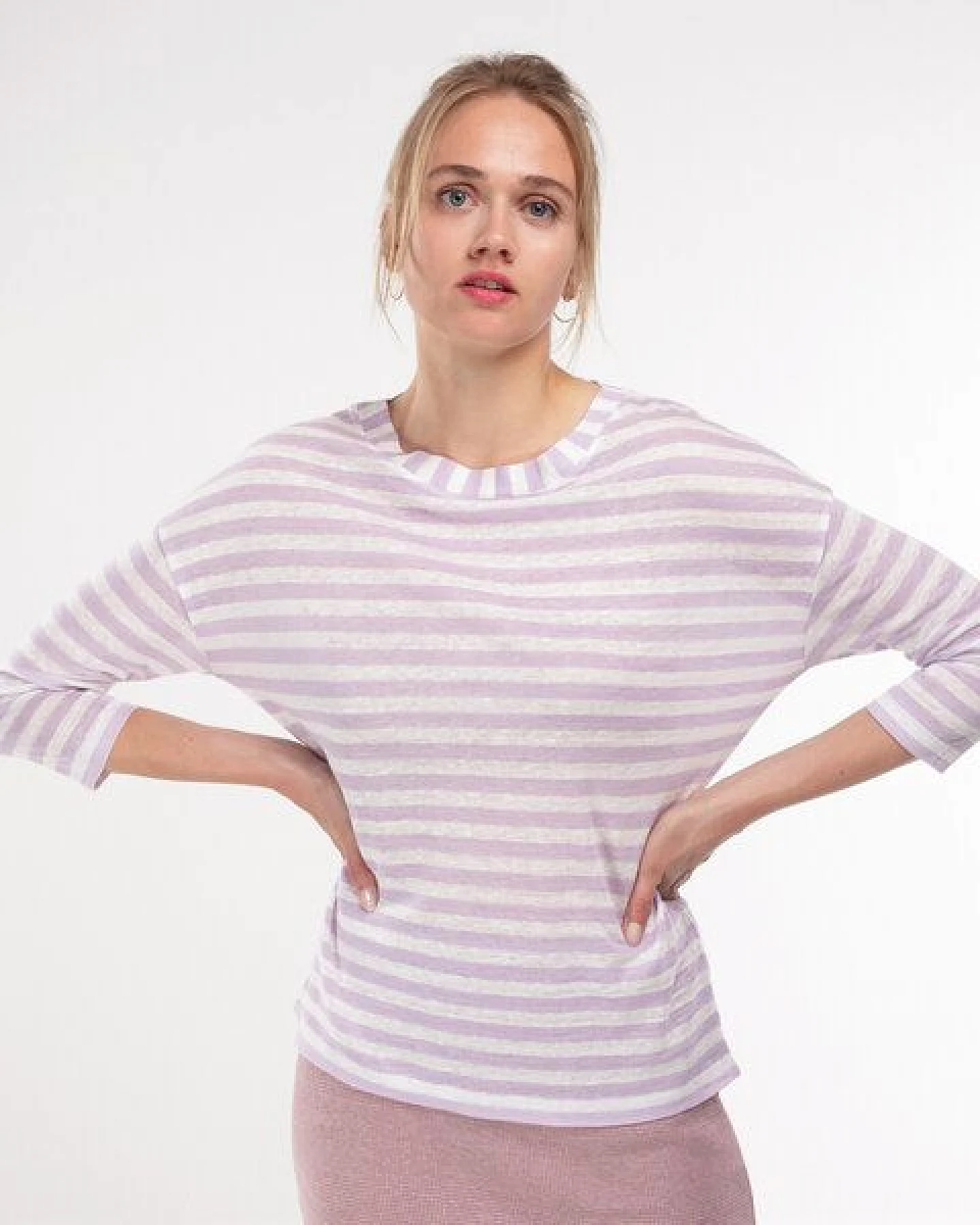 Alma & Lovis Leinenshirt im Regular-Fit aus Leinen – Ansicht 2