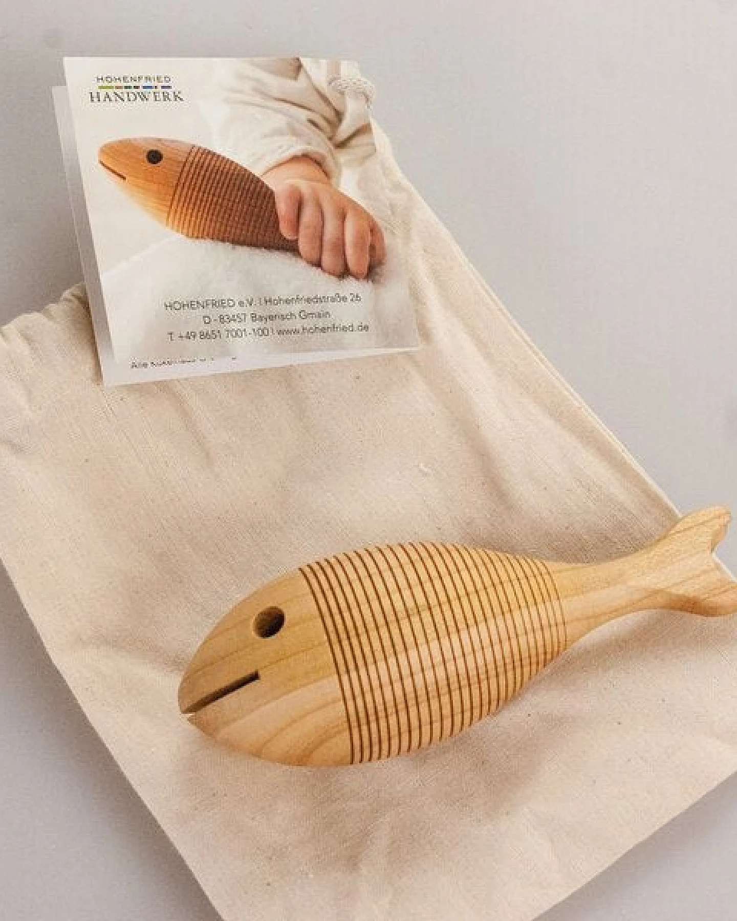 4betterdays Urfisch, Holz-Greifling aus heimischen Hölzern - 'Fish & Grip' 14x5 cm – Ansicht 4