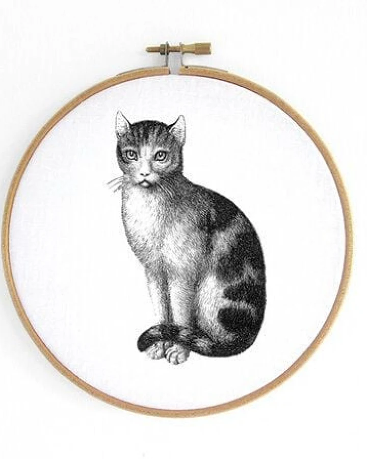 renna deluxe Katze im Stickrahmen