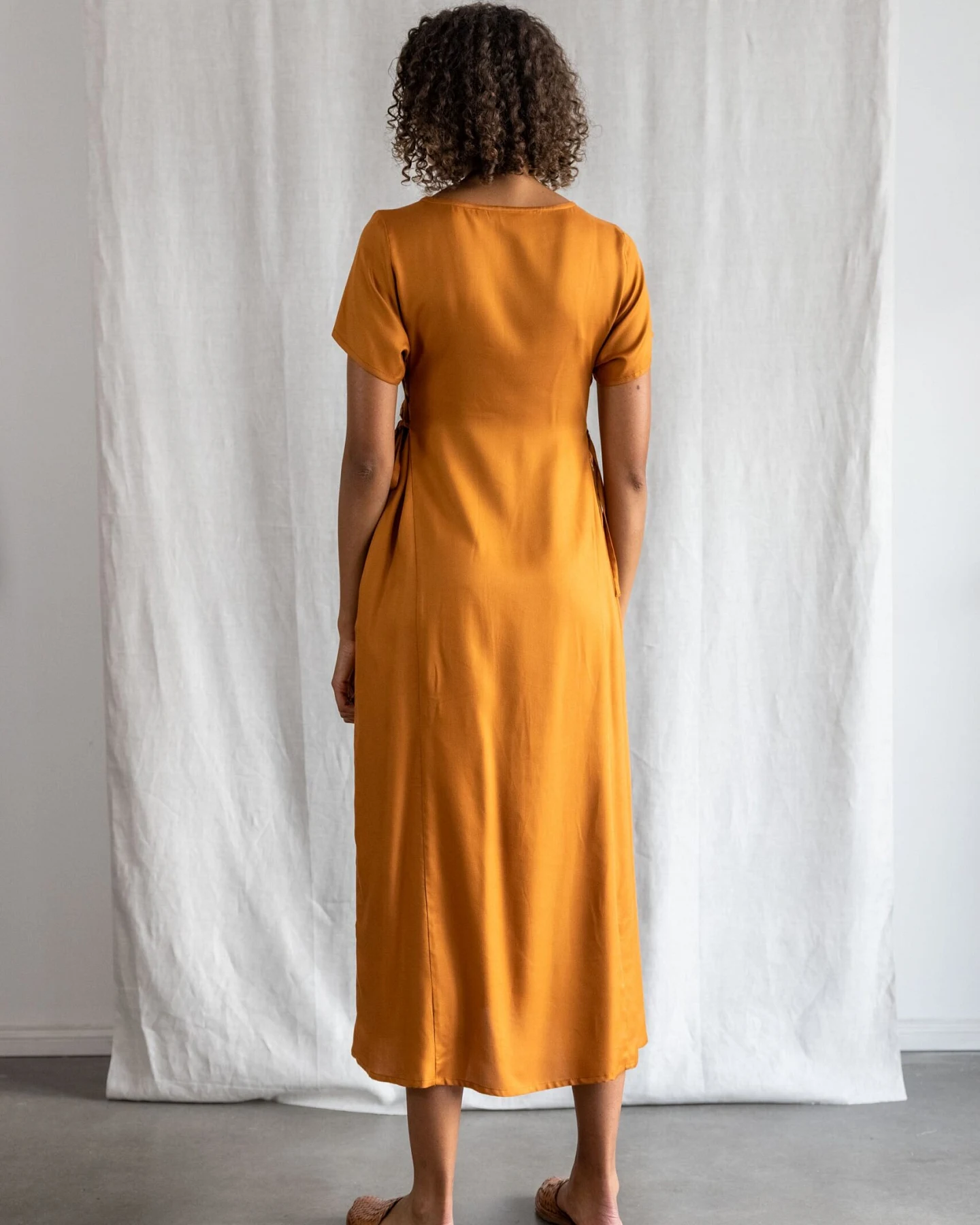 Jyoti Fair Works Damen vegan Kleid Ishani Kupfer – Ansicht 2