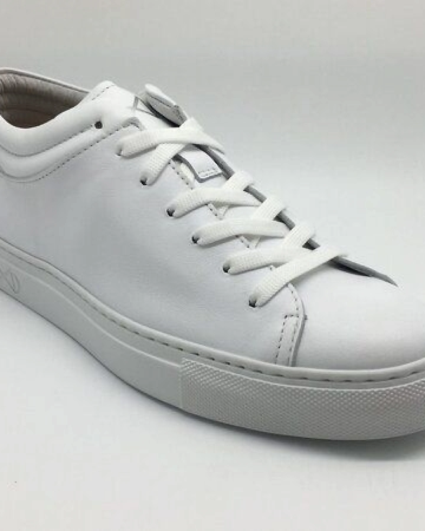 Sneaker aus Leder "nat-2 Sleek Low all white" in weiß – Ansicht 4