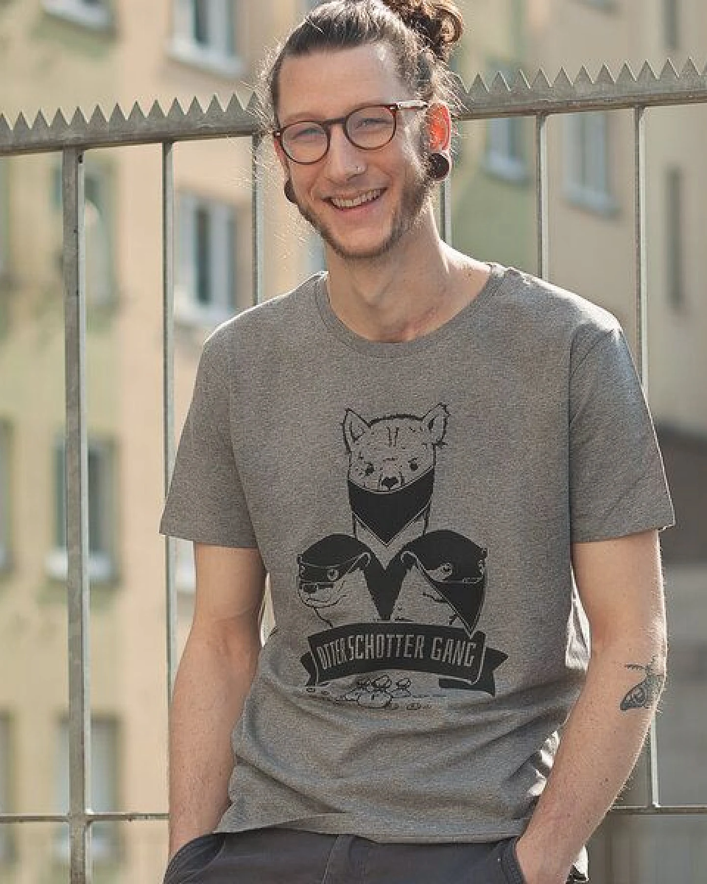 päfjes Otter Schotter Gang - Fair Wear Männer T-Shirt - Heather Grey – Ansicht 2