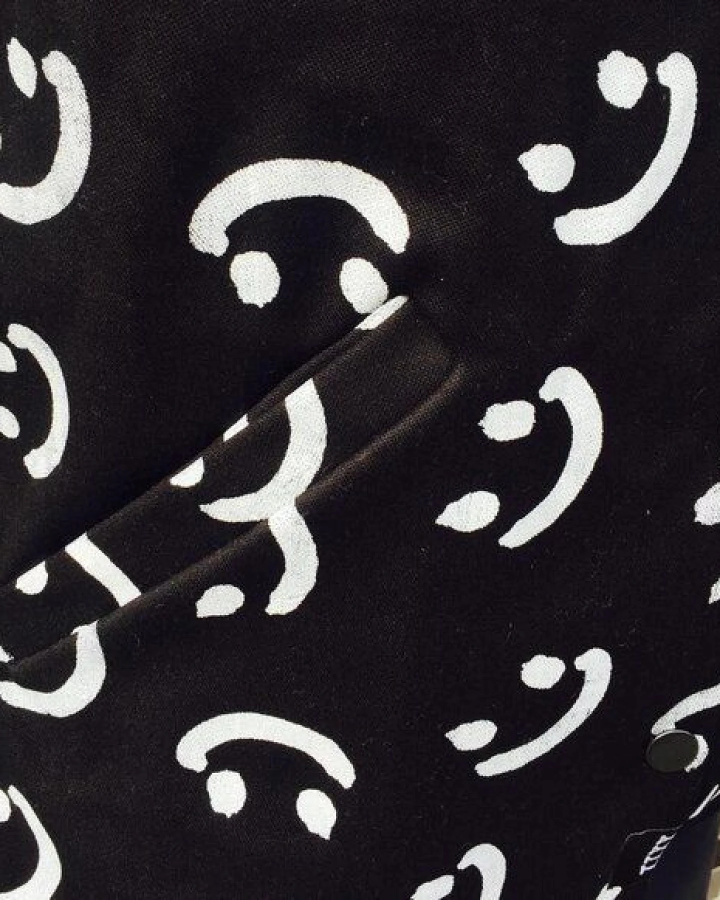 Iksi - XXII Streetwear Smiley Blouson – Ansicht 4