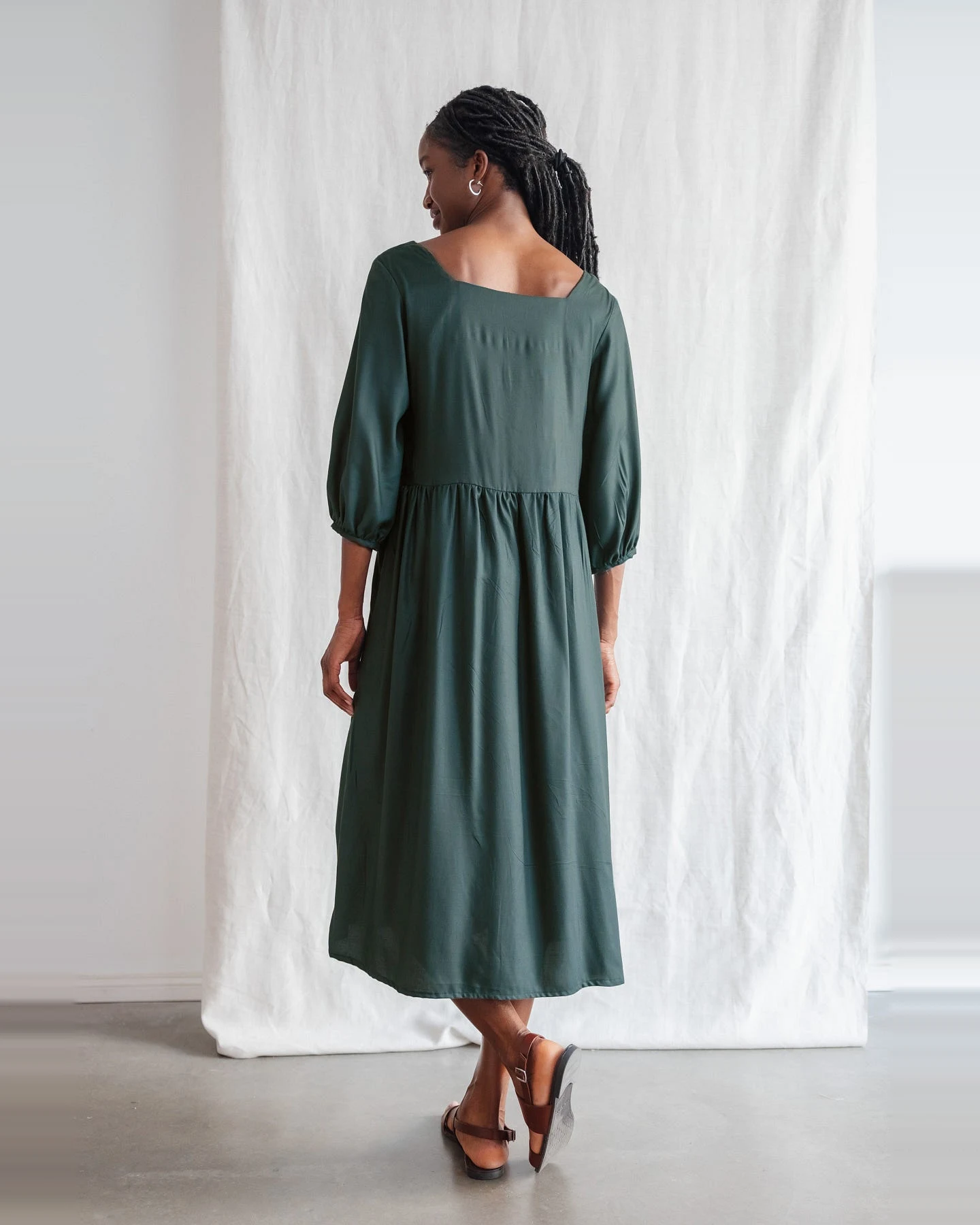 Jyoti - Fair Works Damen vegan Dres Rachana Waldgrün – Ansicht 2