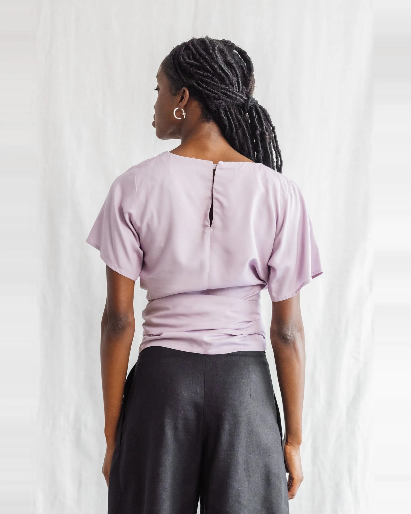 Jyoti Fair Works Damen vegan Wickelshirt Amaranth Flieder – Ansicht 2