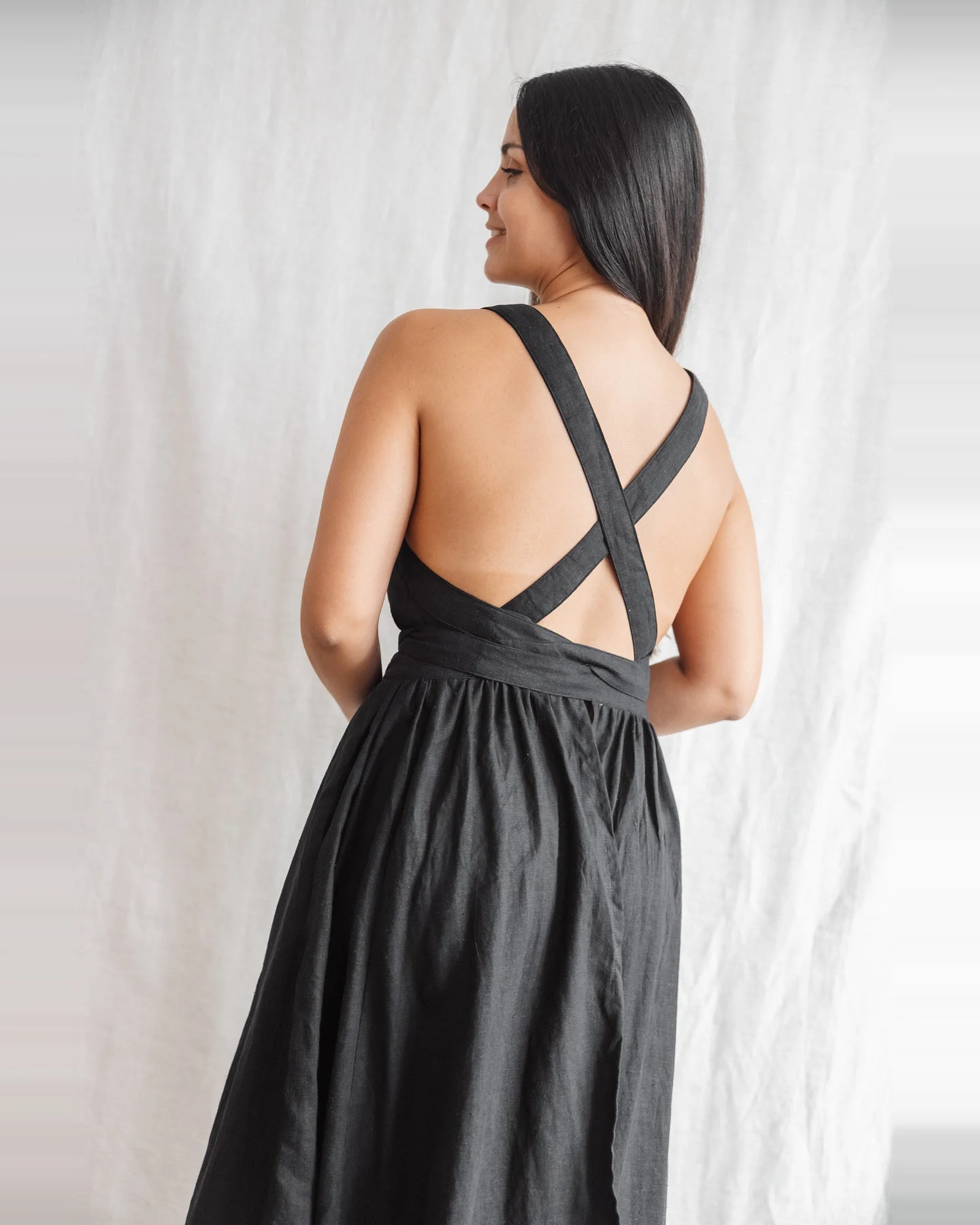 Jyoti Fair Works Damen vegan Wickelkleid Padmini Schwarz – Ansicht 2