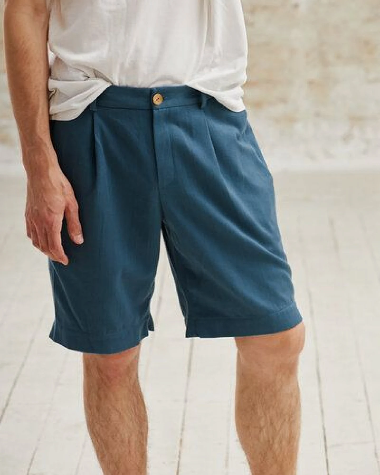 Jyoti - Fair Works Bio-Baumwoll Shorts Neem – Ansicht 2