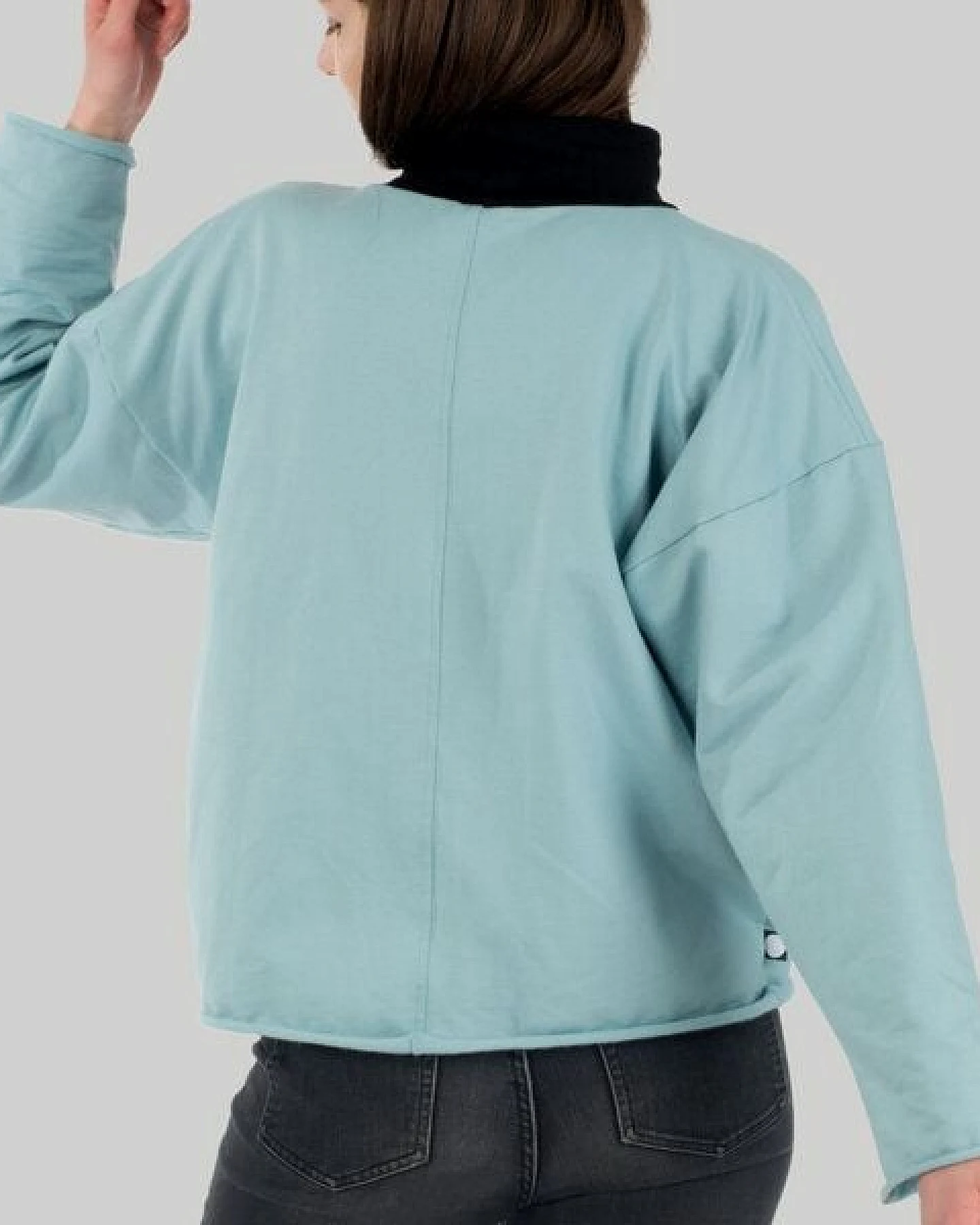 KOLO Berlin Kragenpullover Lil aus Bio-Baumwolle - schwarz / frost - unisex – Ansicht 3