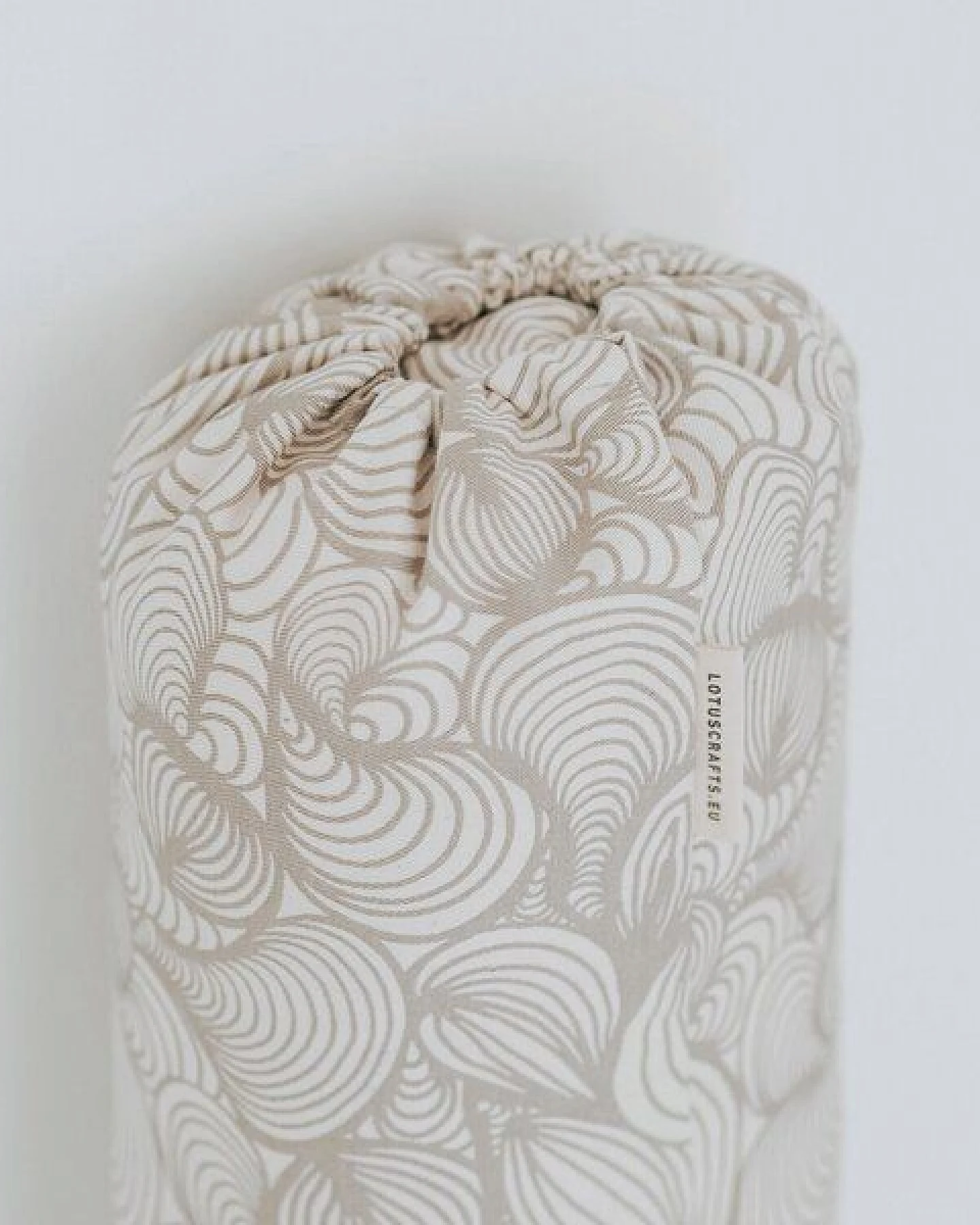 Lotuscrafts BIO Yoga Bolster RESTORATIVE S mit weicher Kapokwolle gefüllt – Ansicht 3