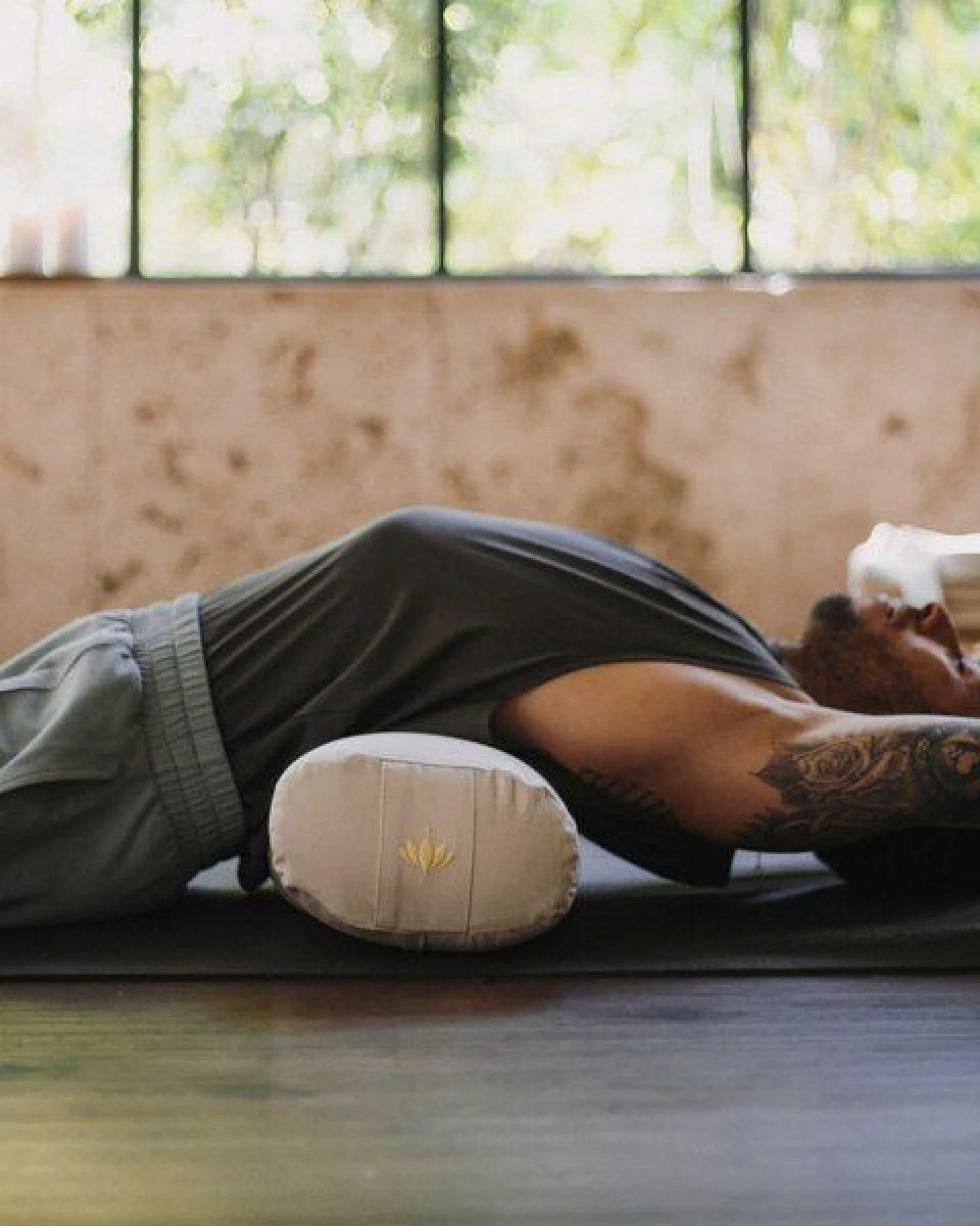 Lotuscrafts BIO Yoga Bolster RESTORATIVE S mit weicher Kapokwolle gefüllt – Ansicht 2