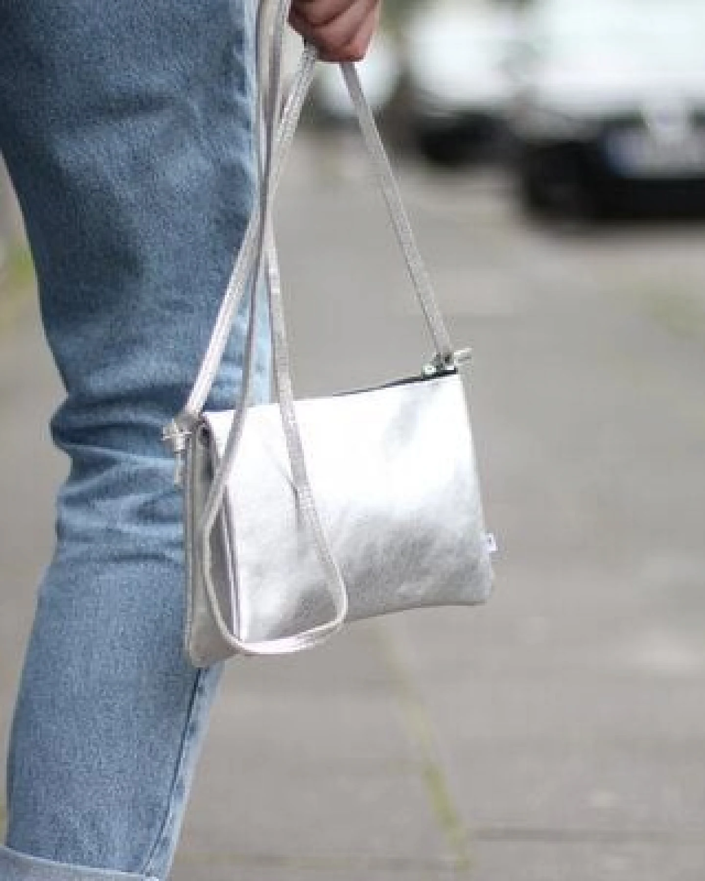ELEKTROPULLI Lederhandtasche ELLA aus Leder mit zwei Fächern – Ansicht 4