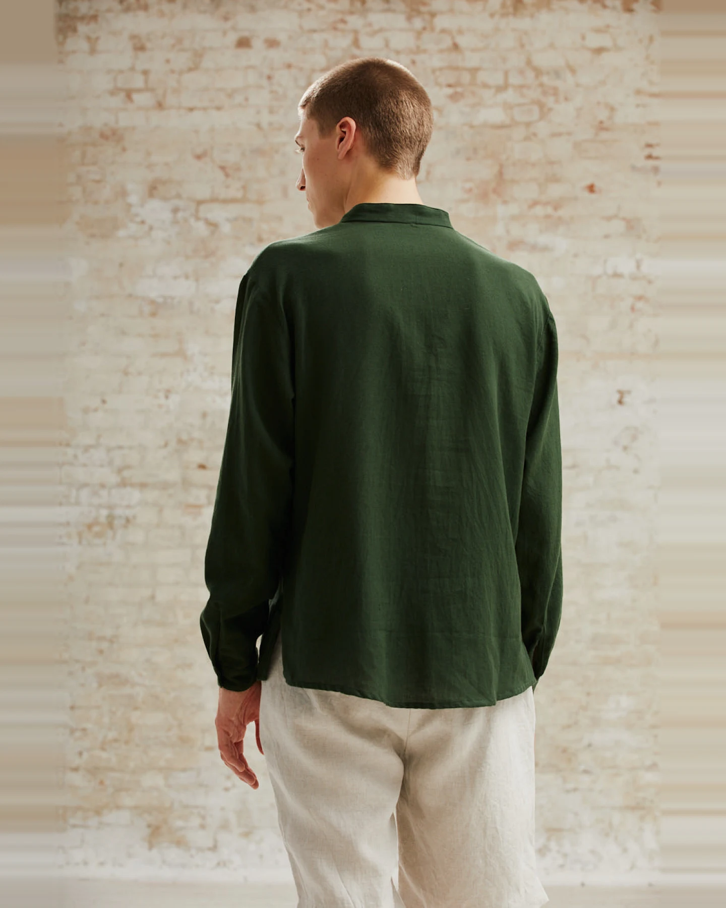 Jyoti - Fair Works Herren vegan Tunika Tanu Olive – Ansicht 2