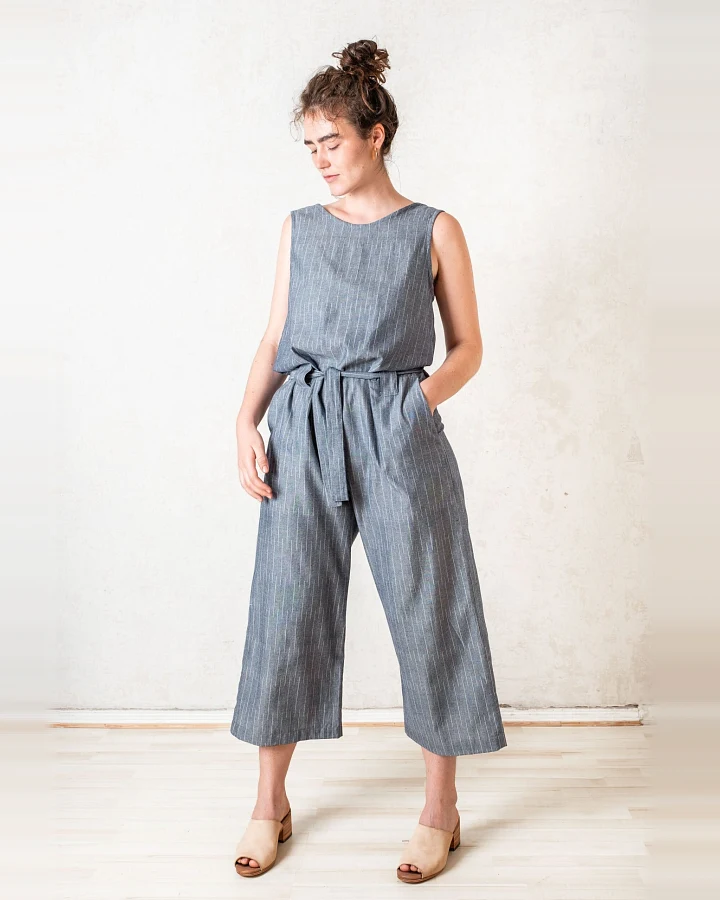 Jyoti Fair Works Damen vegan Jumpsuit Jalina Nadelstreifen Blau