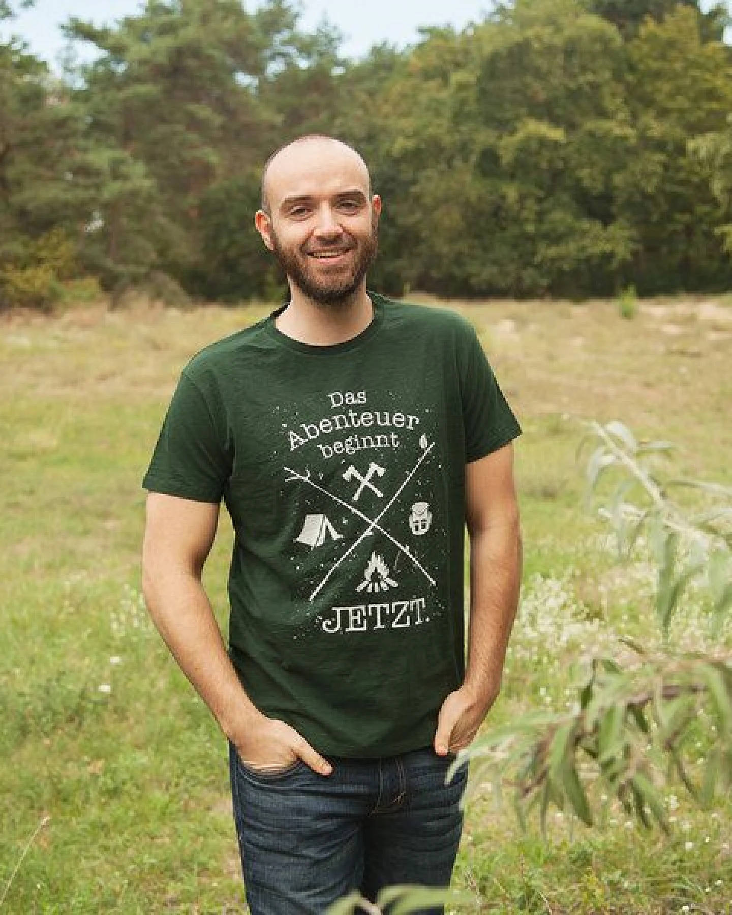päfjes Das Abenteuer beginnt jetzt. - Fair gehandeltes Bio Männer T-Shirt - Slub Green – Ansicht 2