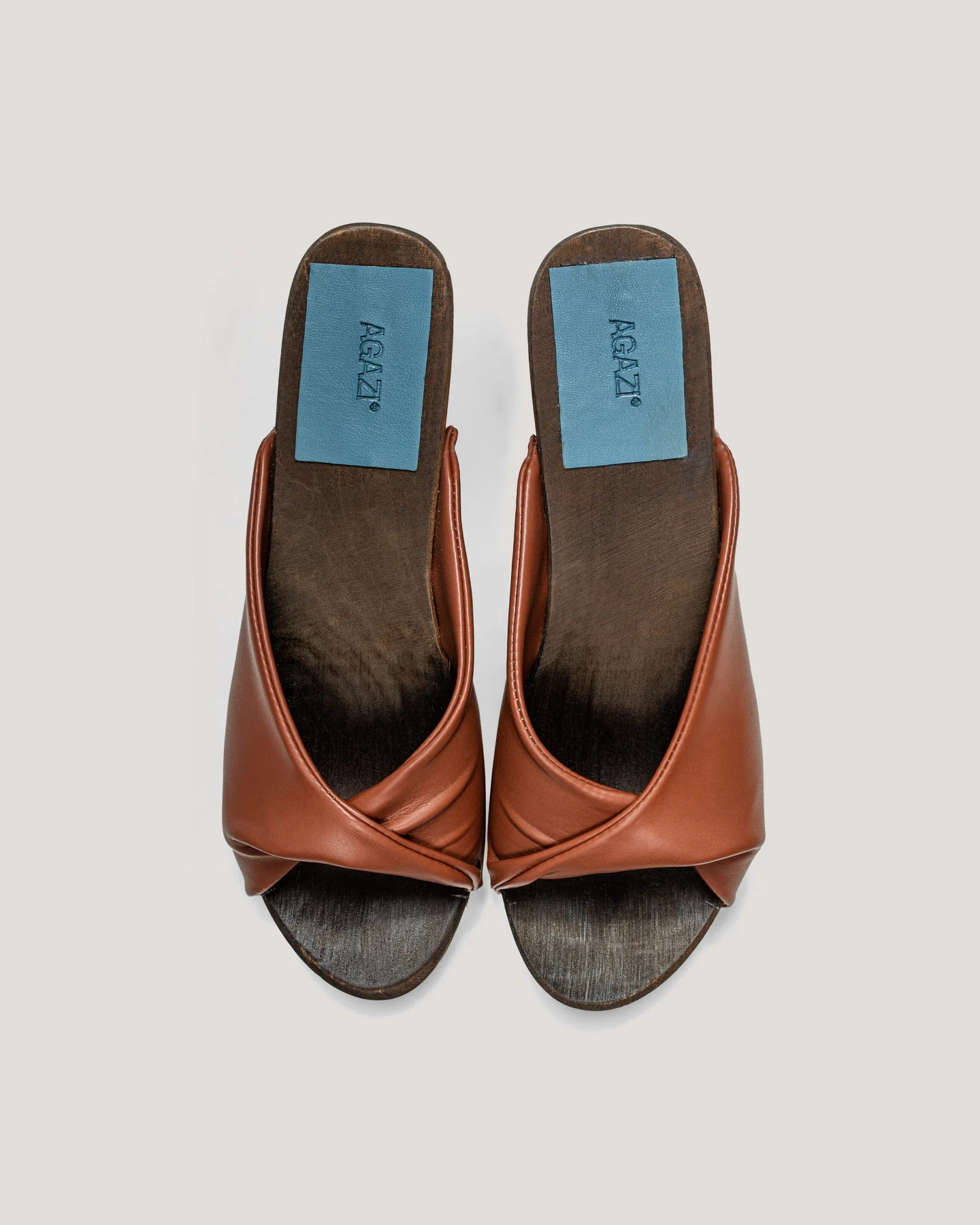 AGAZI Damen vegan Clogs All That She Wants! Veganes Öko-Leder Karamell – Ansicht 2