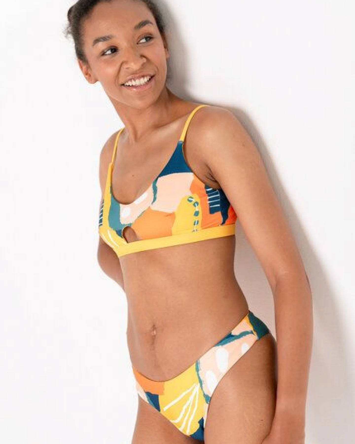 boochen Bikini Top Diani - Wendbares Surf Bikini-Oberteil - Print – Ansicht 2