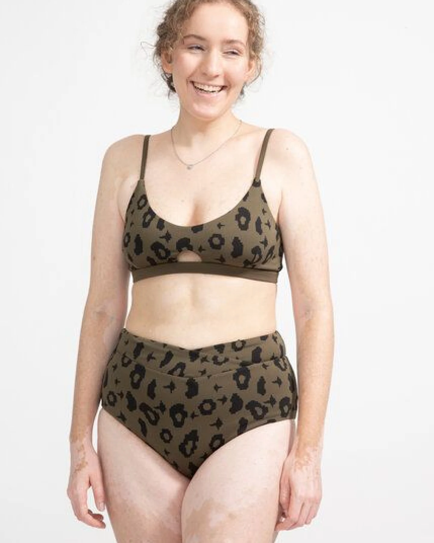 boochen Bikini Top Diani - Wendbares Surf Bikini-Oberteil - Print – Ansicht 2