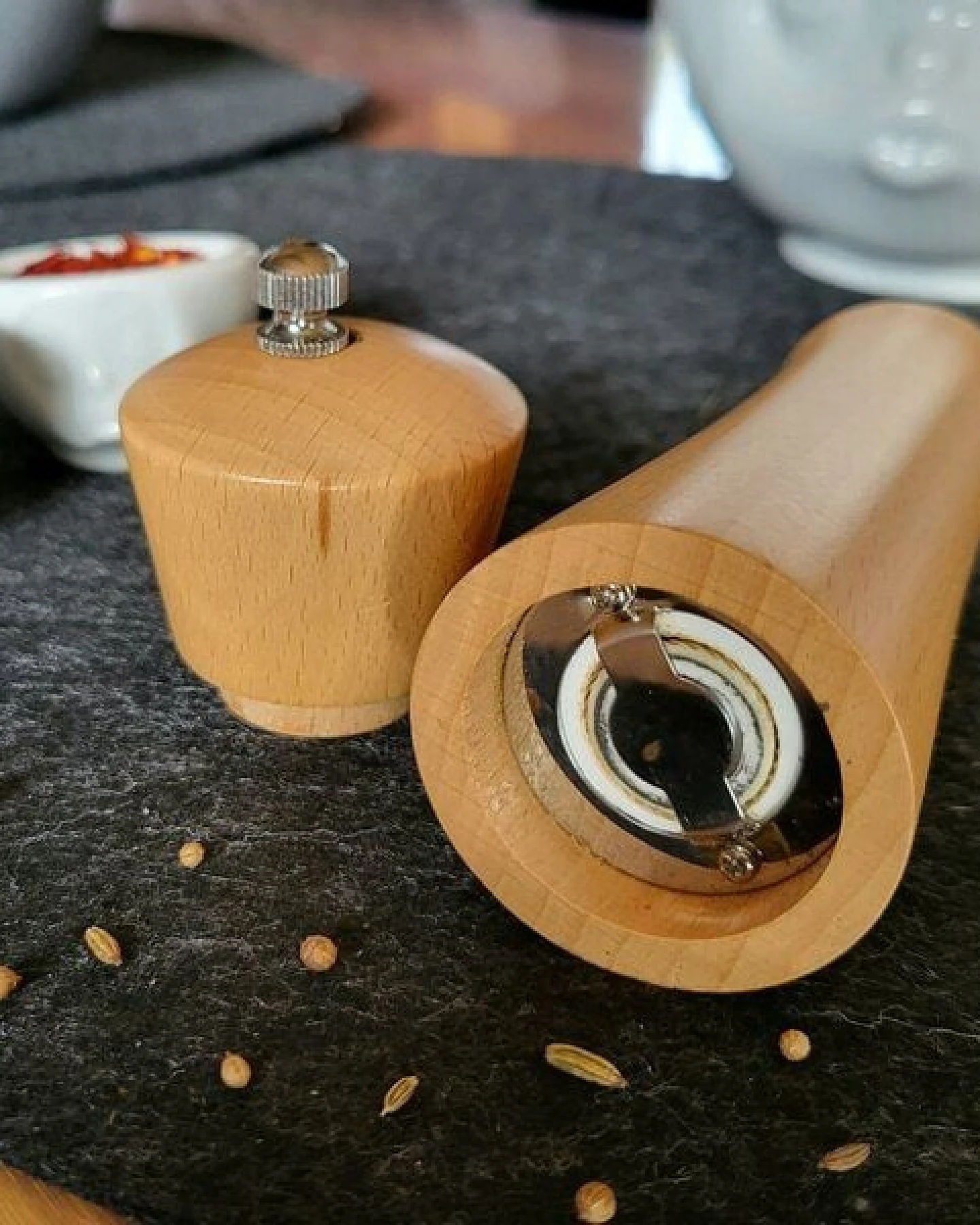 Biodora Pfeffer- und Gewürzmühle – Buchenholz – Keramikmahlwerk Stufenlos einstellbar – Langlebig – Ansicht 3