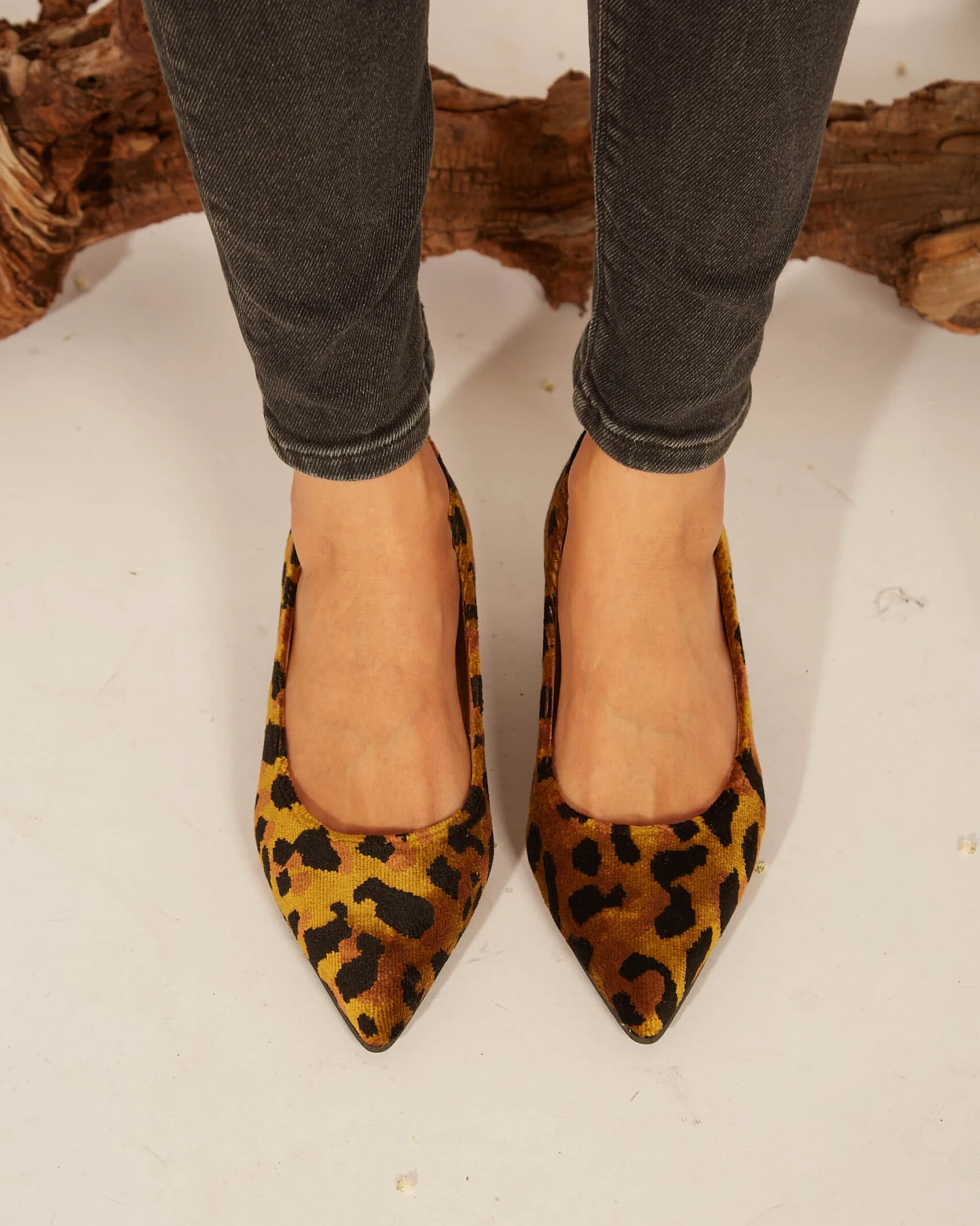Momoc Damen vegan Pumps Leopard Ferox Midi Braun/Schwarz – Ansicht 2