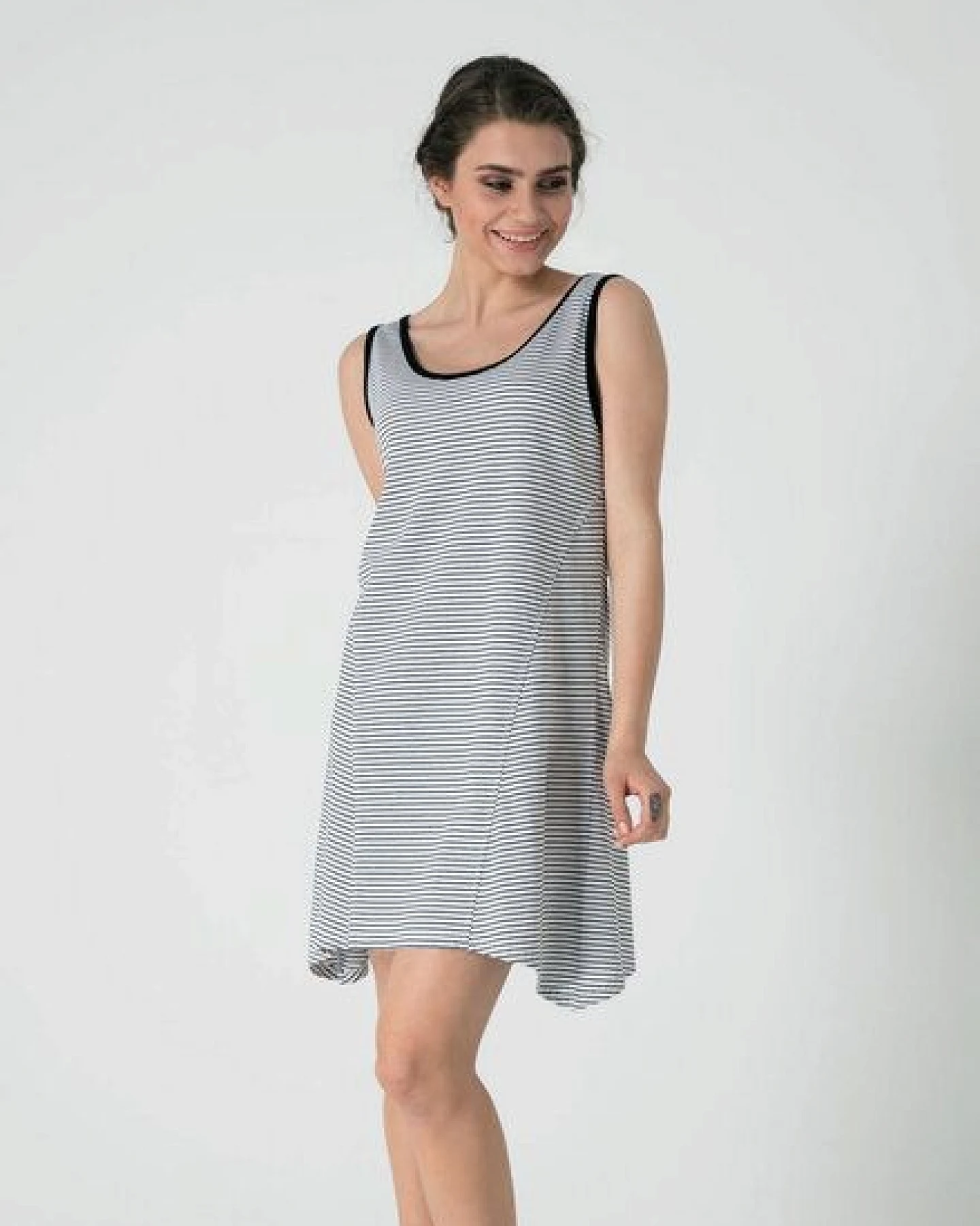 ORGANICATION Ärmelloses Gestreiftes Jersey-Kleid aus Bio-Baumwolle – Ansicht 2