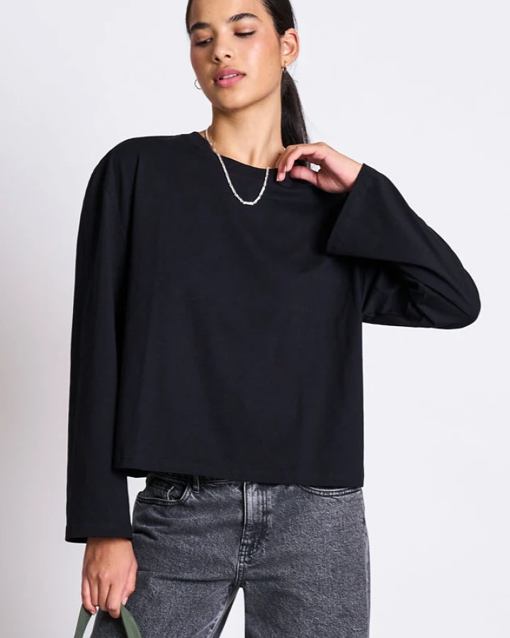 JAN 'N JUNE Damen vegan Langärmliges Boxy Ankira Schwarz