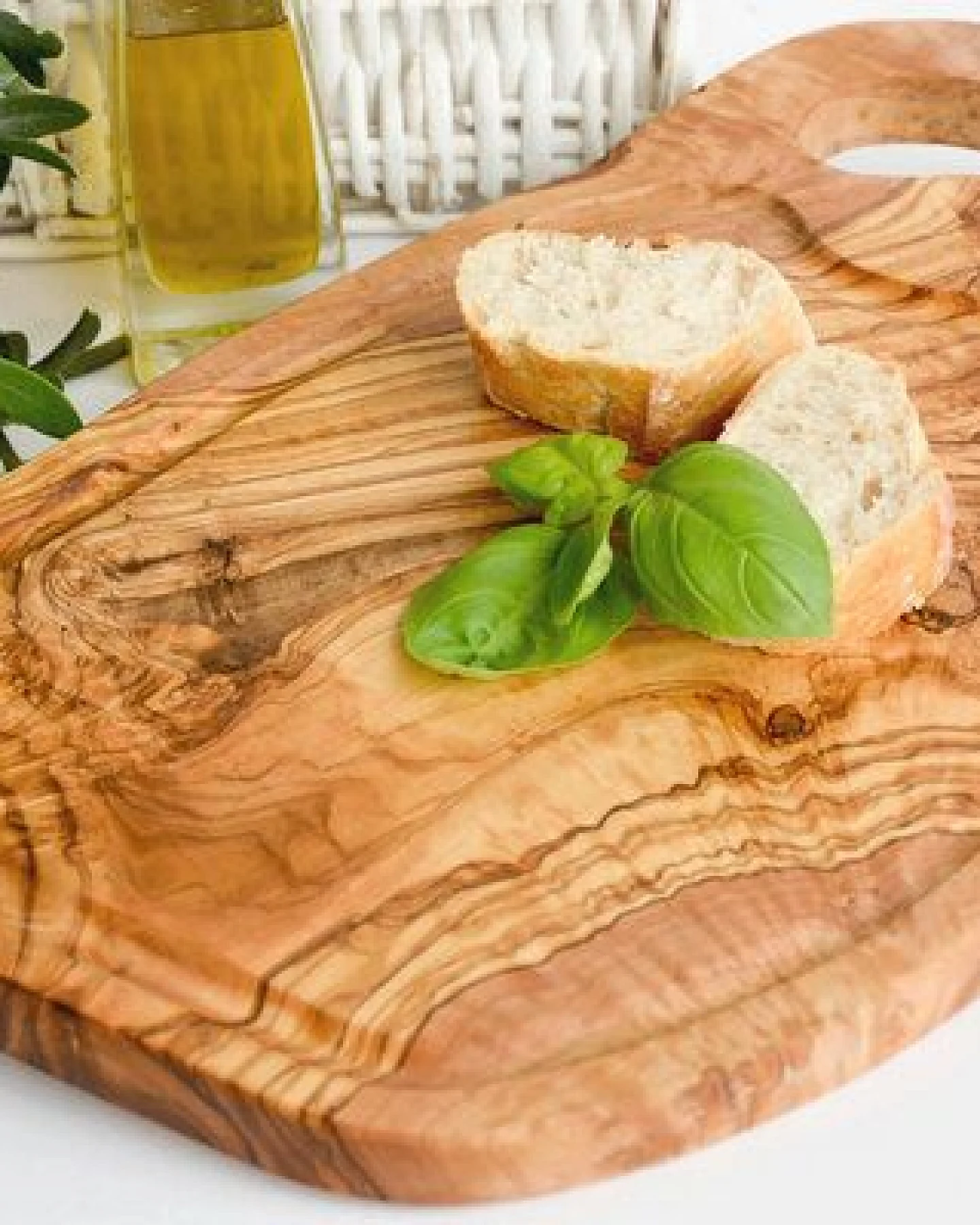 Olivenholz erleben Steakbrett mit Rille und Grifflasche – Ansicht 2