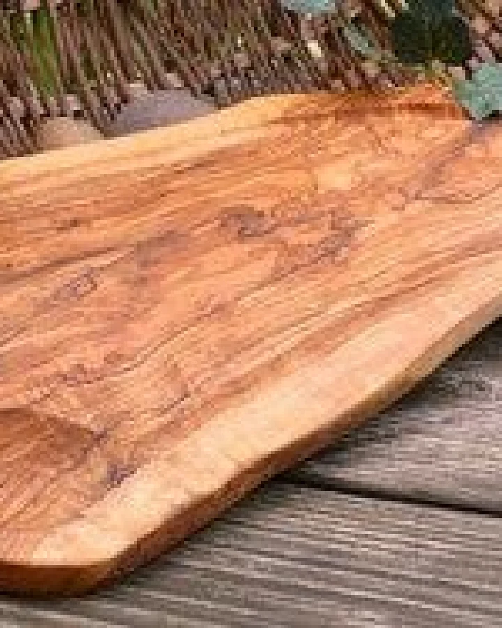 Olivenholz erleben Steakbrett XXL mit Griff & Rille 40 - 45 cm
