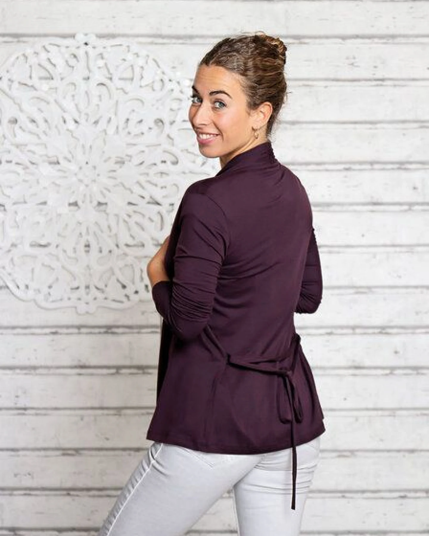 The Spirit of OM Jersey Cardigan Chakra Aubergine – Ansicht 2