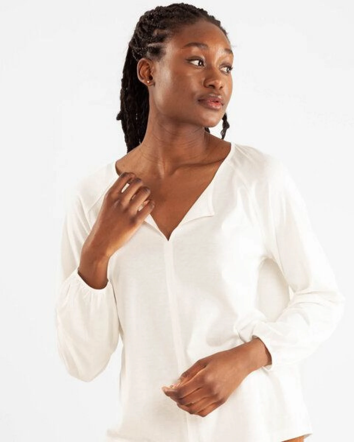 Alma & Lovis Feminines Blusenshirt aus Bio-Baumwolle – Ansicht 4