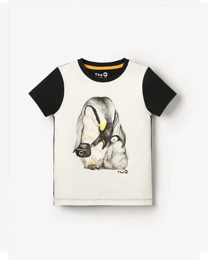 The QT veganes Kinder T-Shirt – Knuddelnde Pinguine
