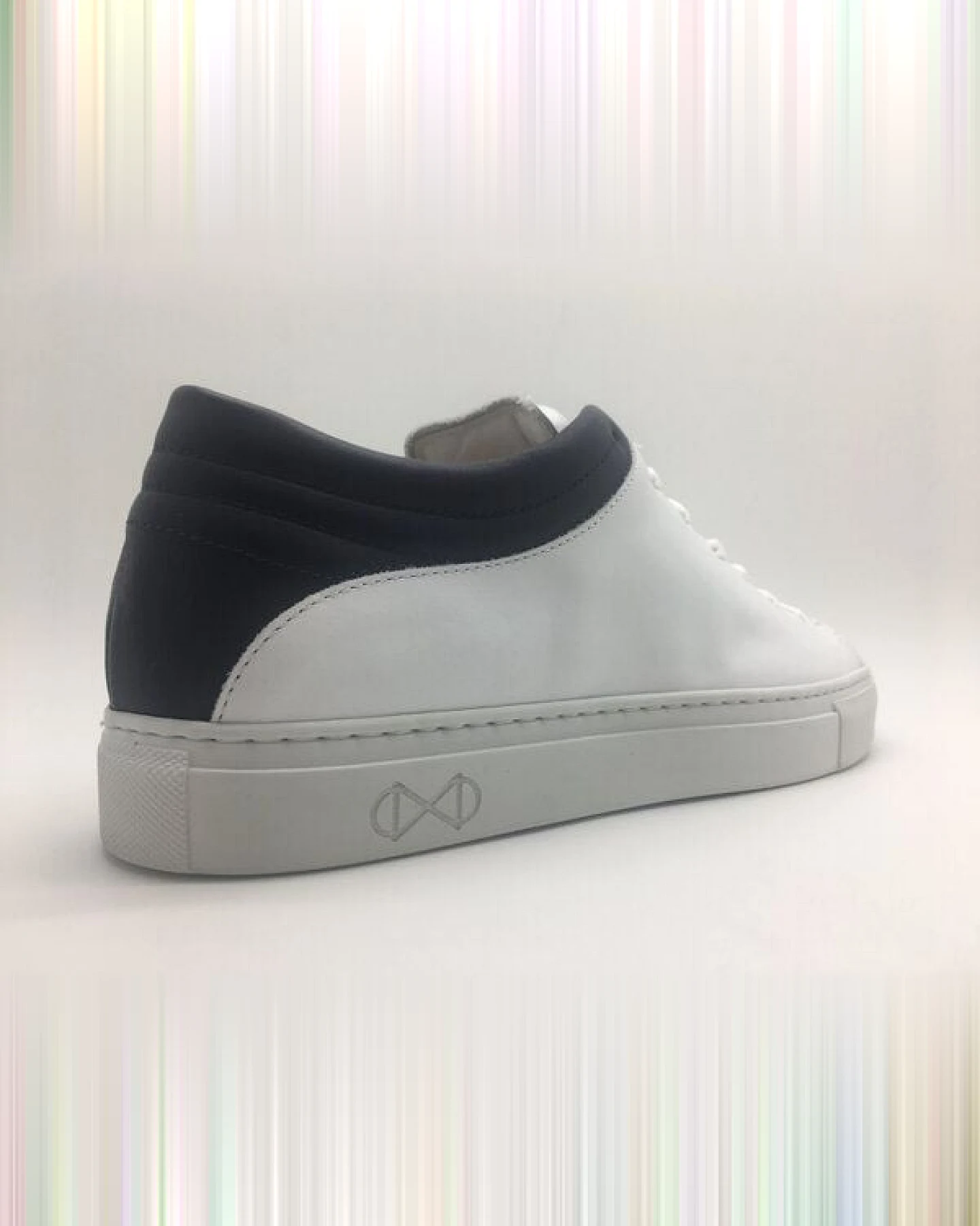 Sneaker aus Leder "nat-2 Sleek Low white navy" in weiß und blau – Ansicht 3