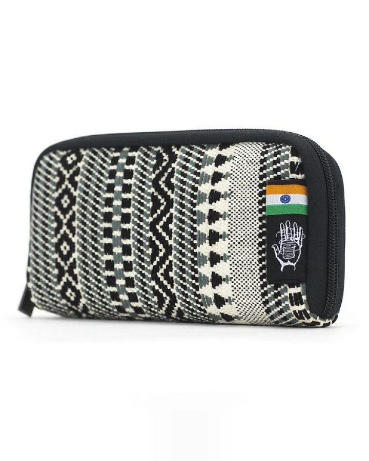 India 8