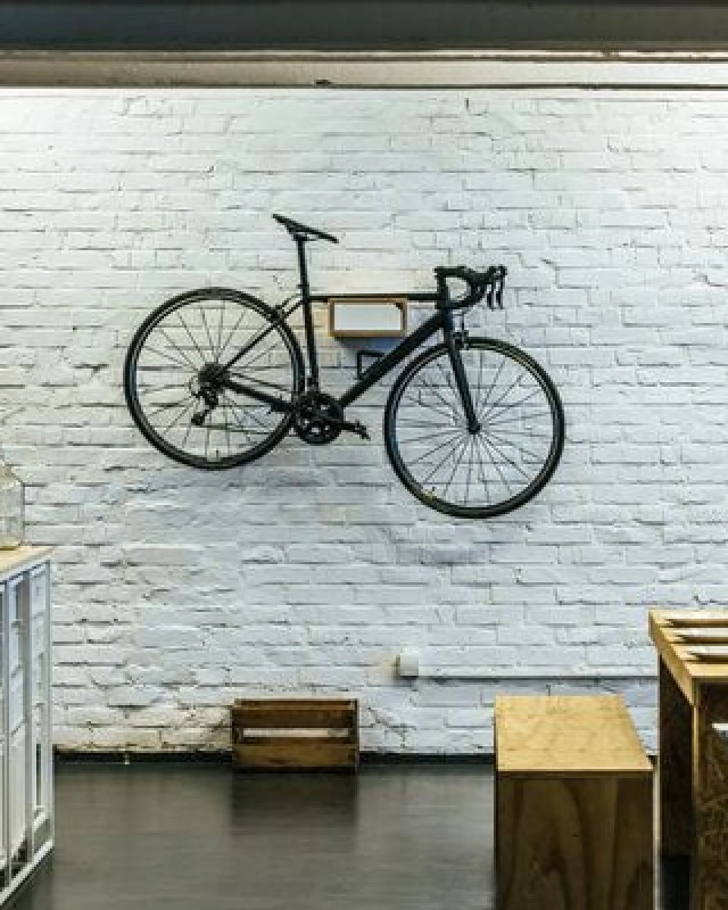 Bicycledudes Fahrrad Wandhalterung "JAKOB" aus nachhaltigem Holz – Ansicht 4
