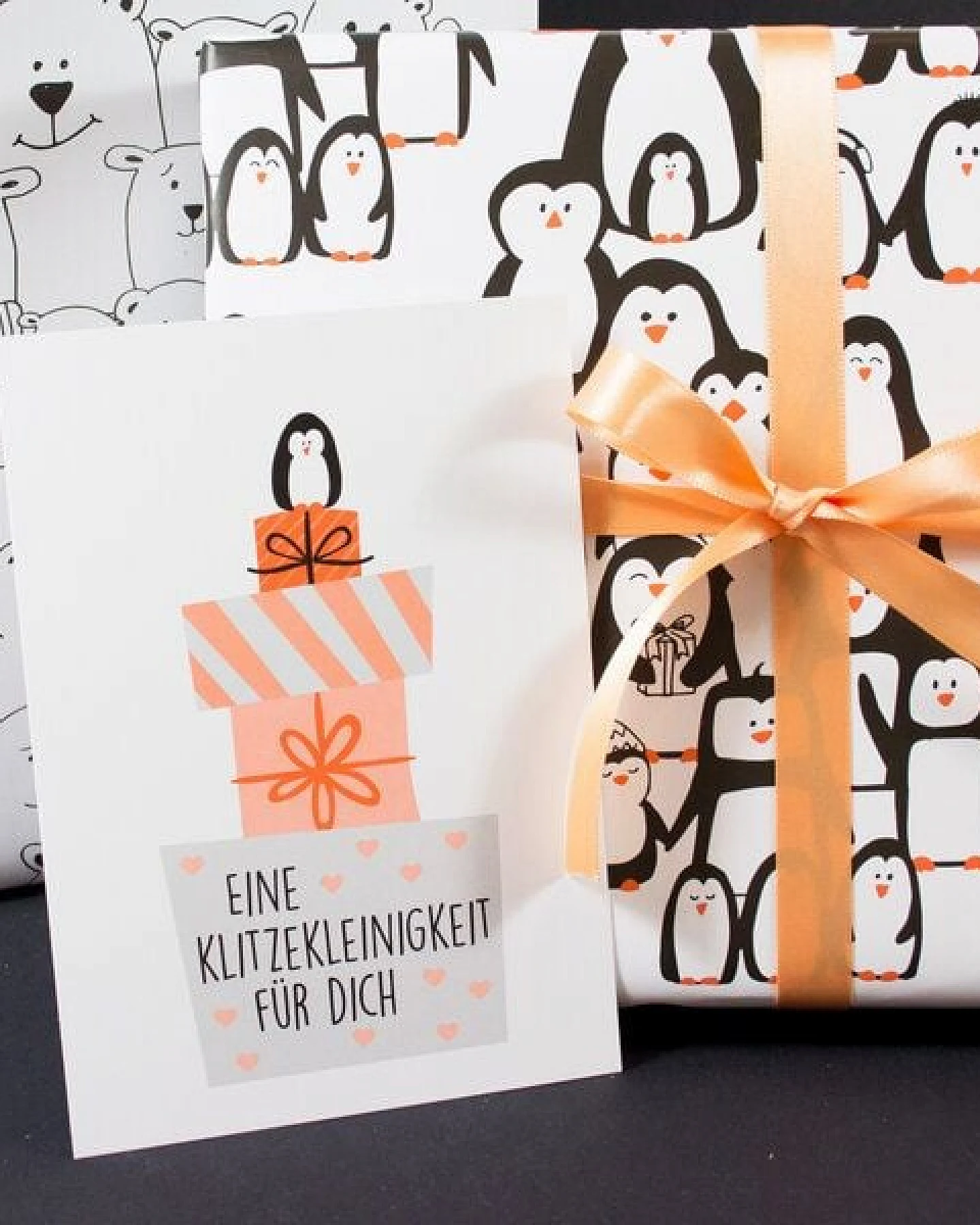 Bow & Hummingbird Postkarte "Eine Klitzekleinigkeit" – Ansicht 3