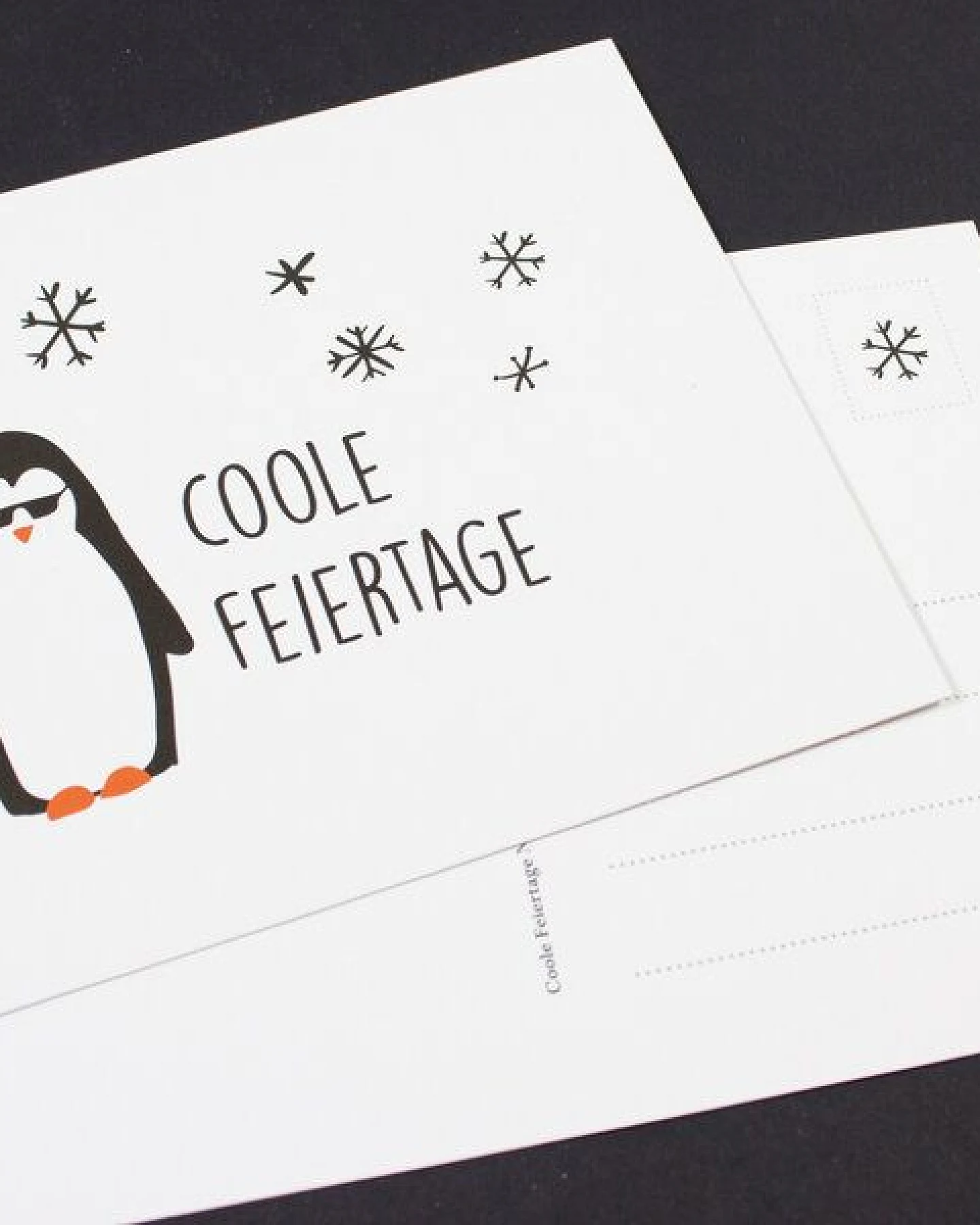 Bow & Hummingbird Postkarte "Coole Feiertage" – Ansicht 2
