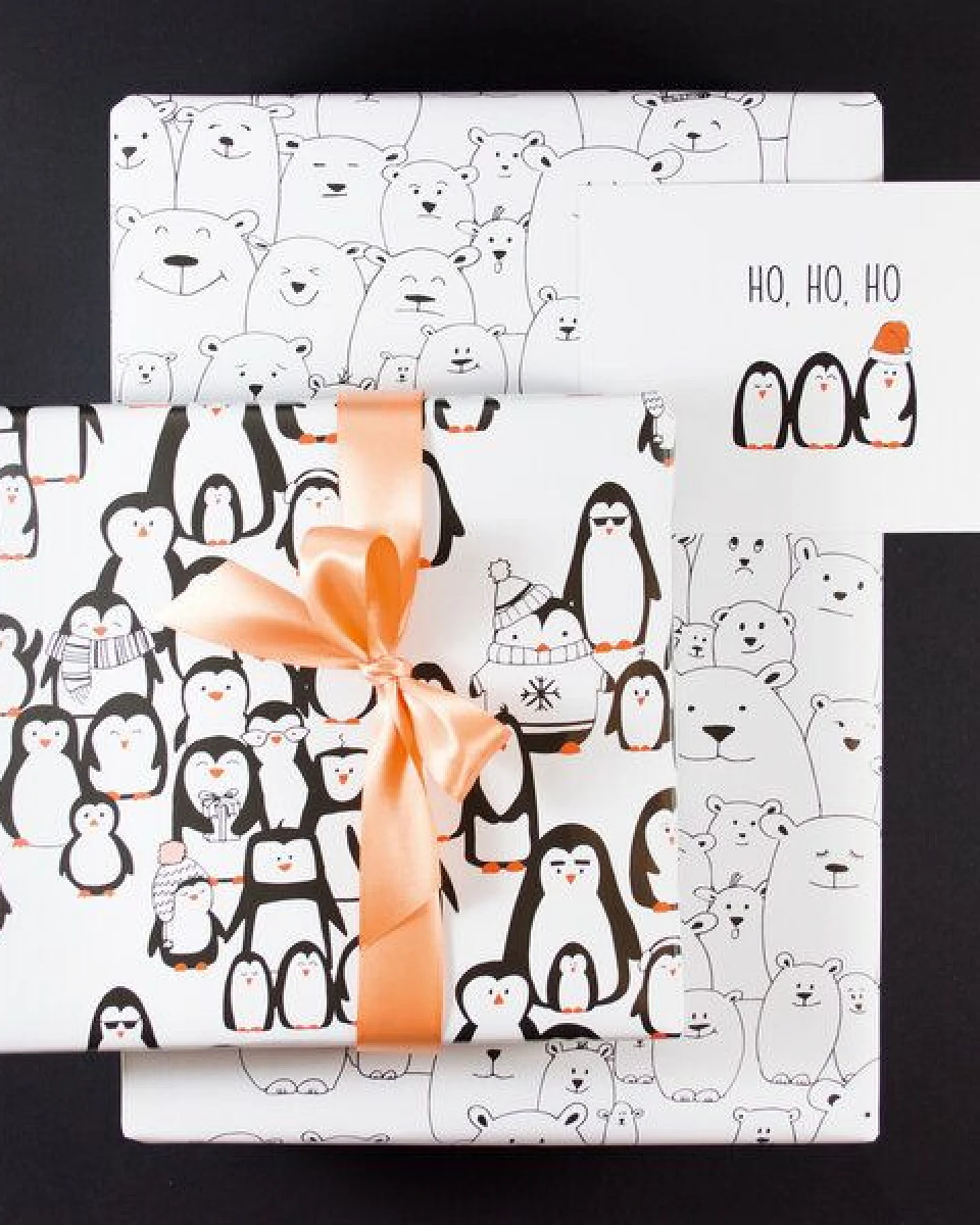 Bow & Hummingbird Geschenkpapier Pinguinparade – Ansicht 3