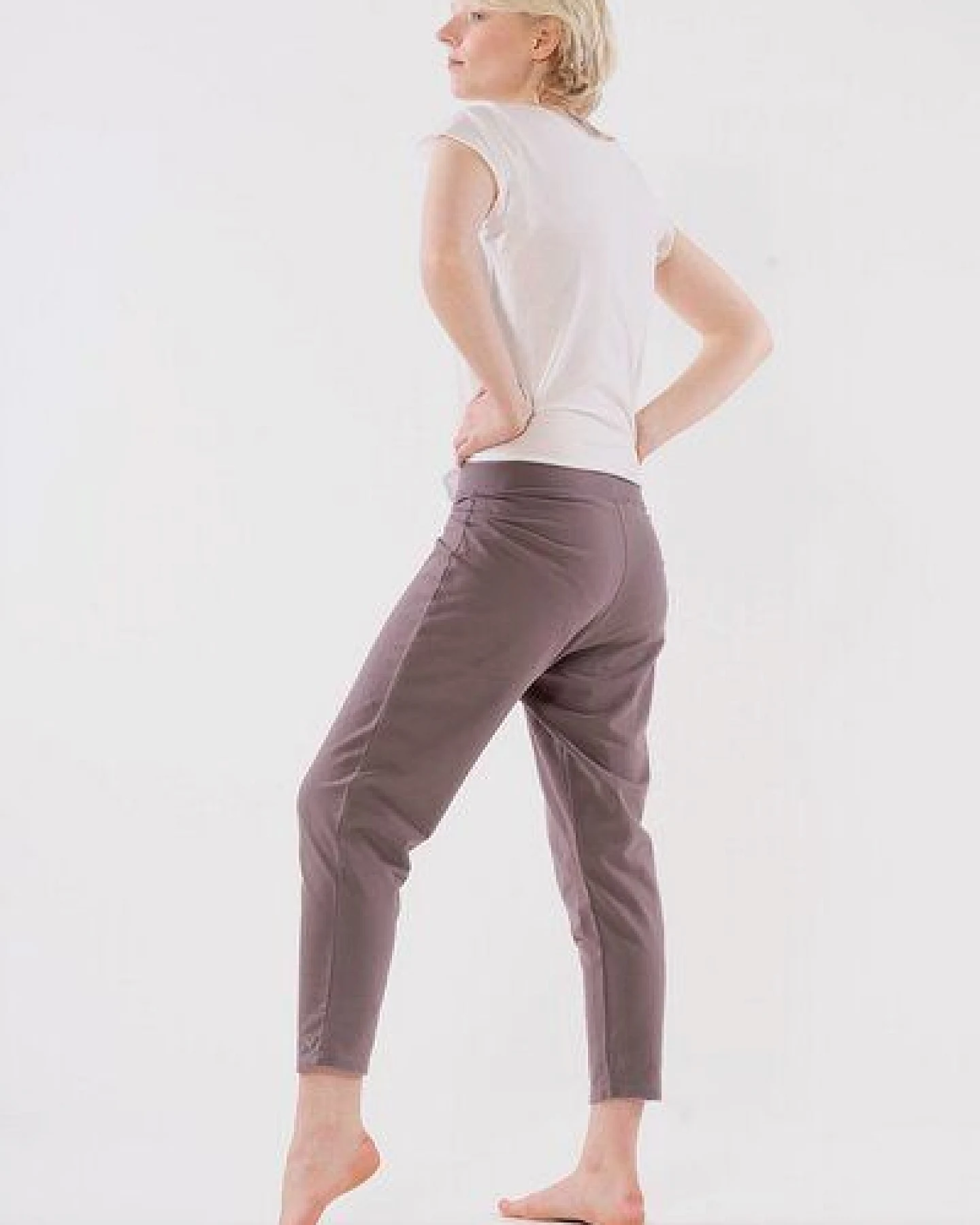 YOIQI Yoga Hose aus Bio-Baumwolle mit legeren Schnitt – Ansicht 3