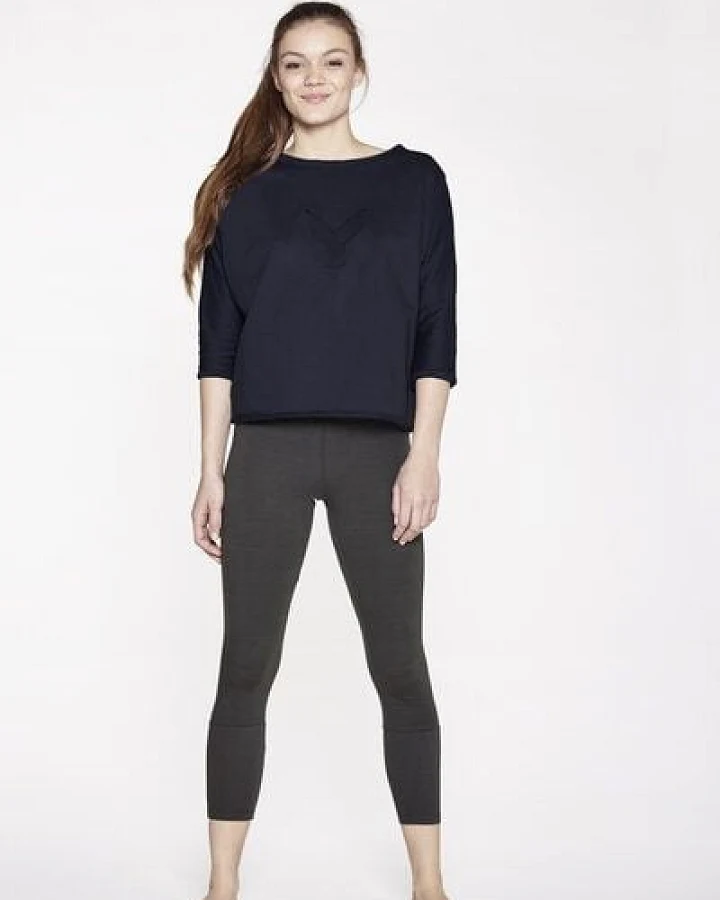 YOIQI Sweater Pulli aus biologischer Baumwolle mit Y Logo