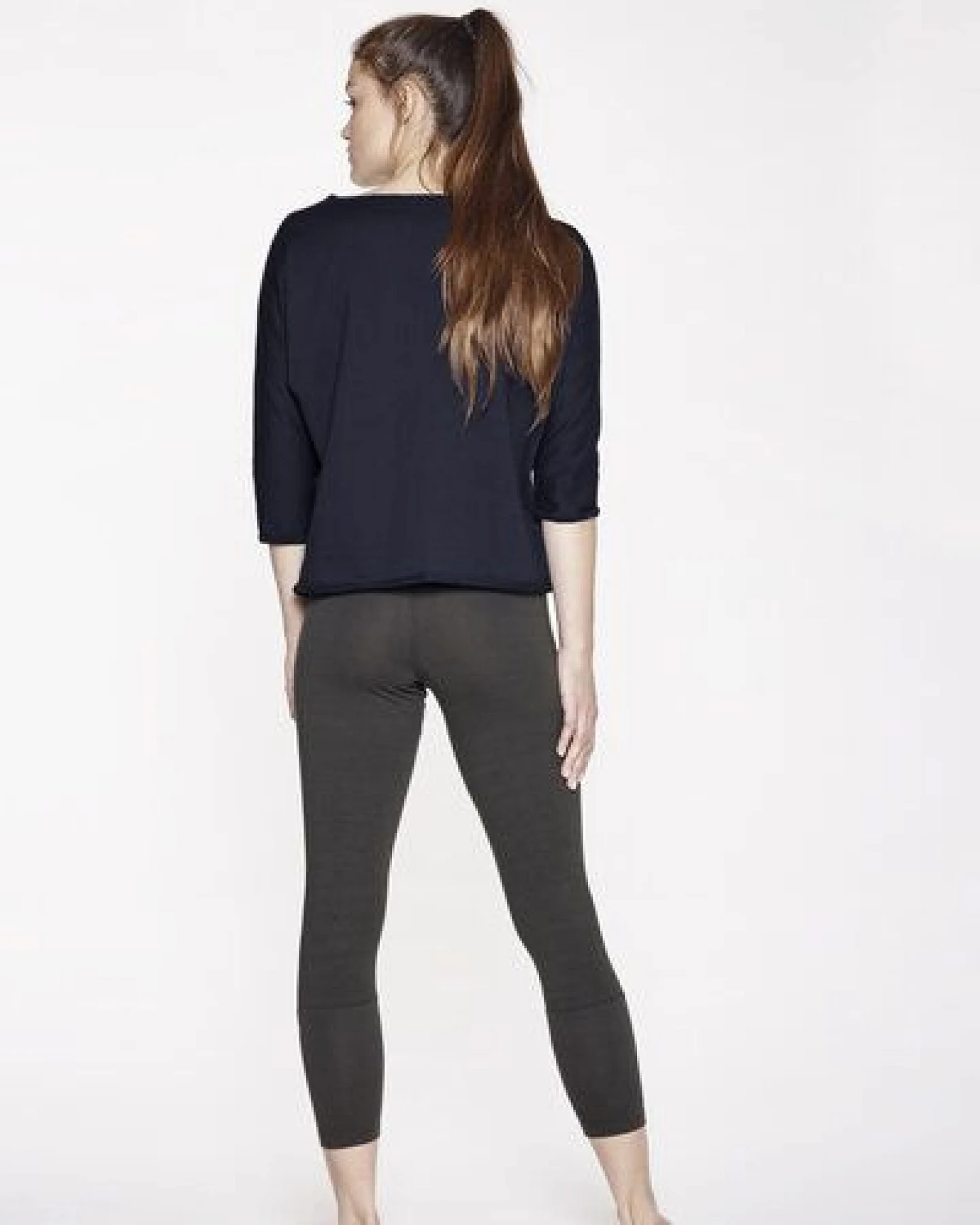 YOIQI Sweater Pulli aus biologischer Baumwolle mit Y Logo – Ansicht 2