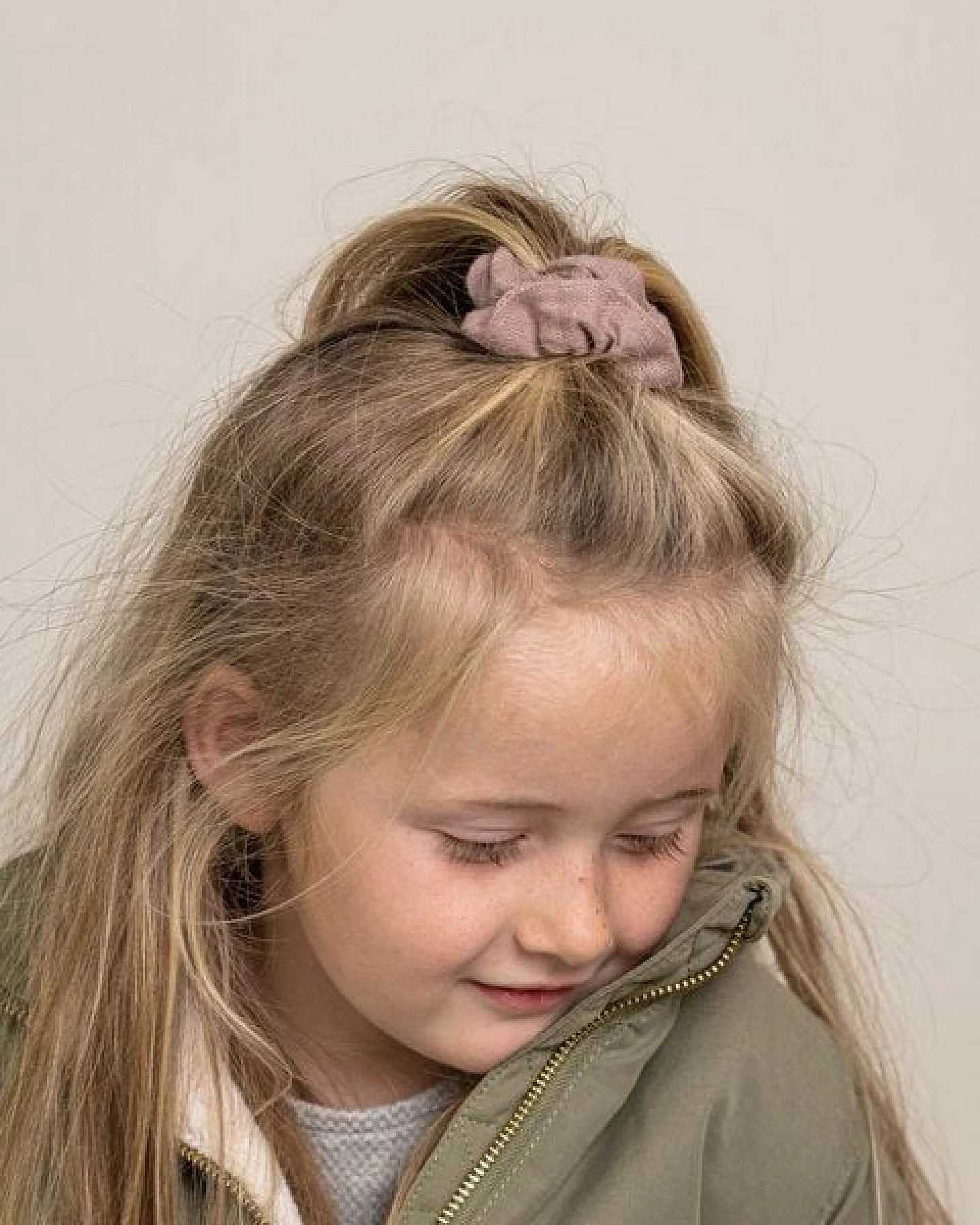 obumi Haargummi - Scrunchie aus Leinen in vielen Farben – Ansicht 4