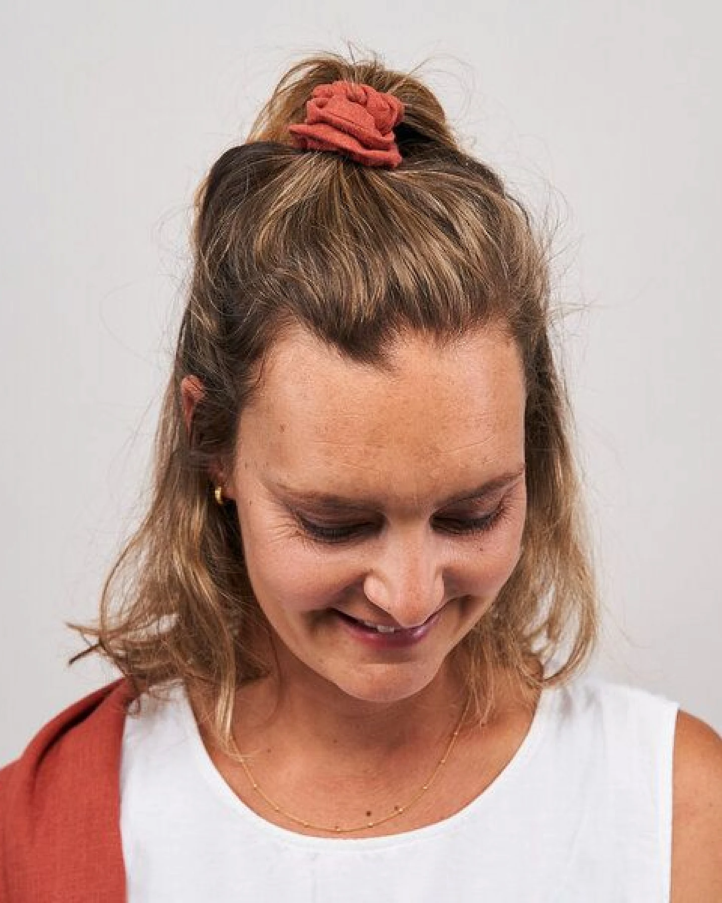 obumi Haargummi - Scrunchie aus Leinen in vielen Farben – Ansicht 2